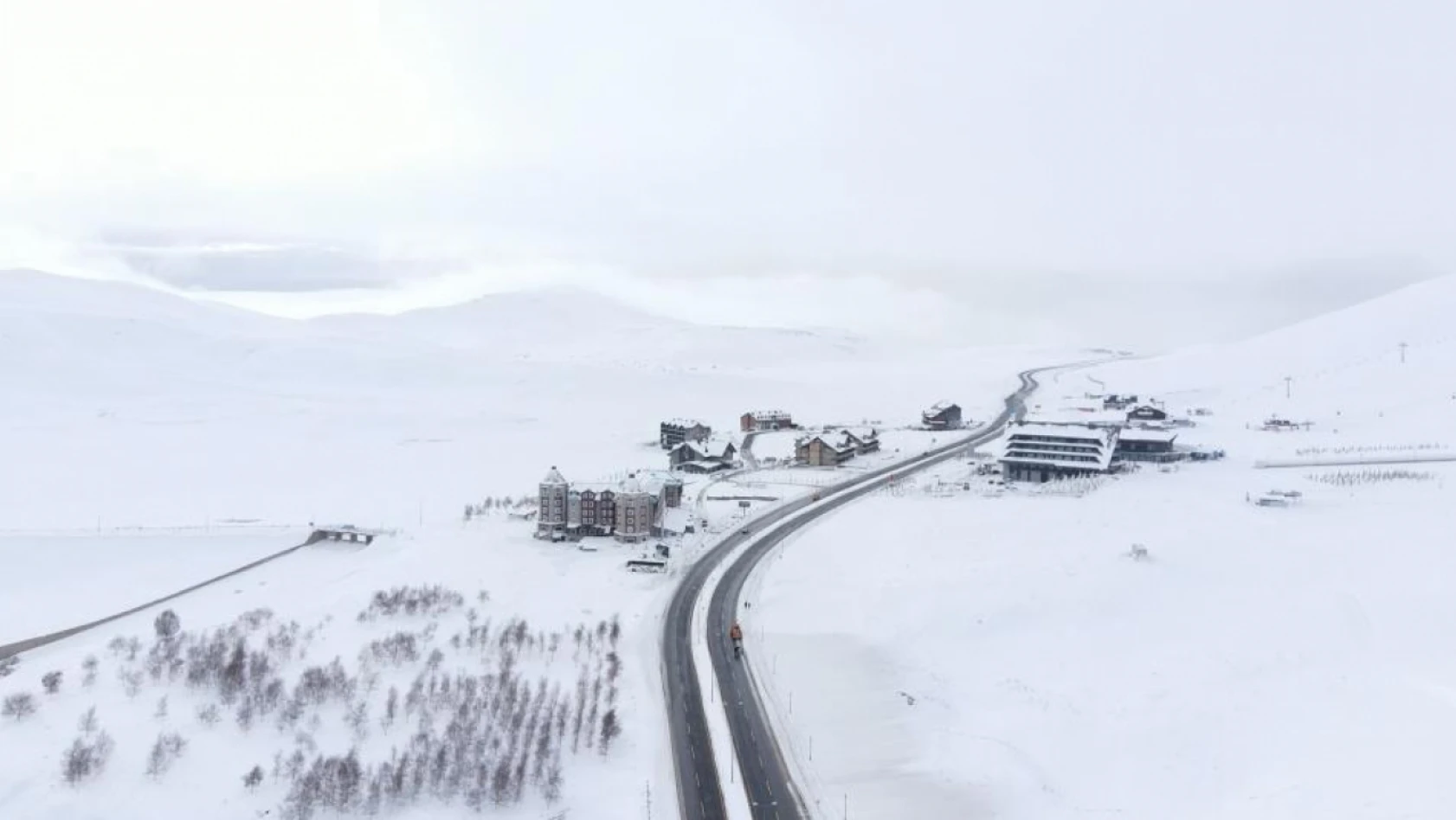Erciyes Kayak Merkezi'nde kar kalınlığı 110 santimetre oldu