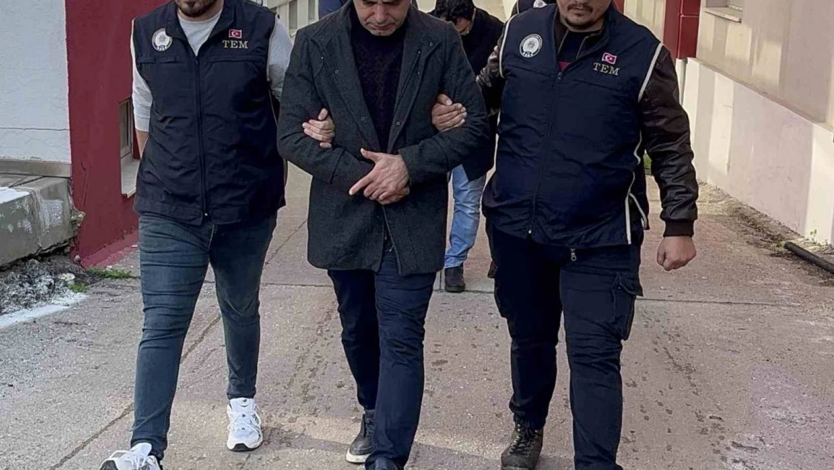 FETÖ'cü hükümlü öğretmen ve polis Adana'da yakalandı