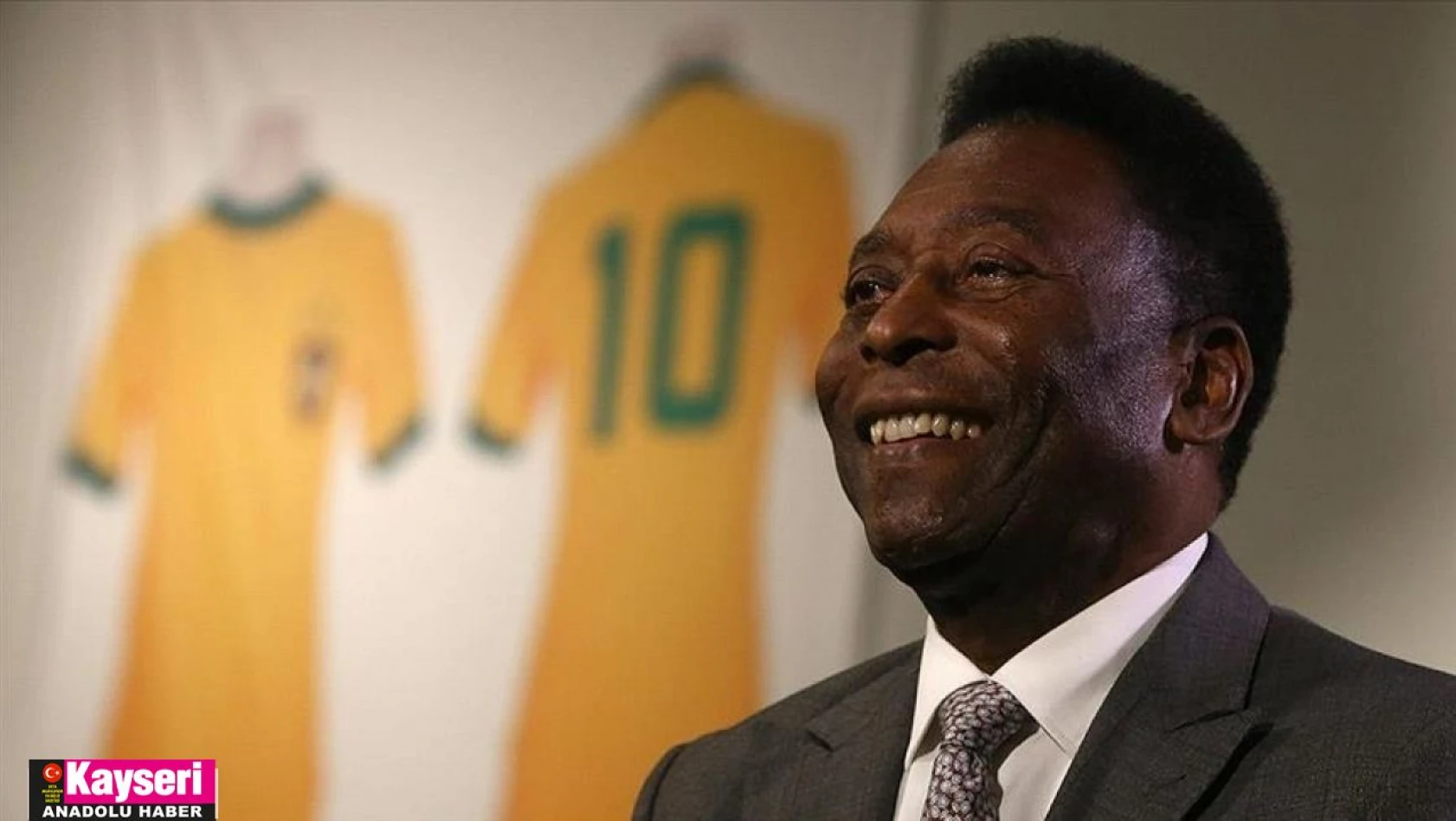 Futbol dünyasının efsane ismi Pele hayatını kaybetti
