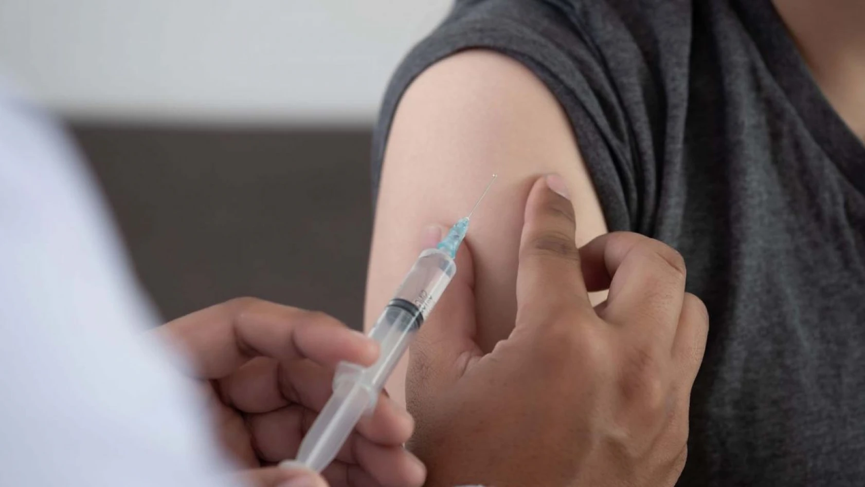 'Grip aşıları ülkemize ulaştı ve aşı dağıtımına başlandı'