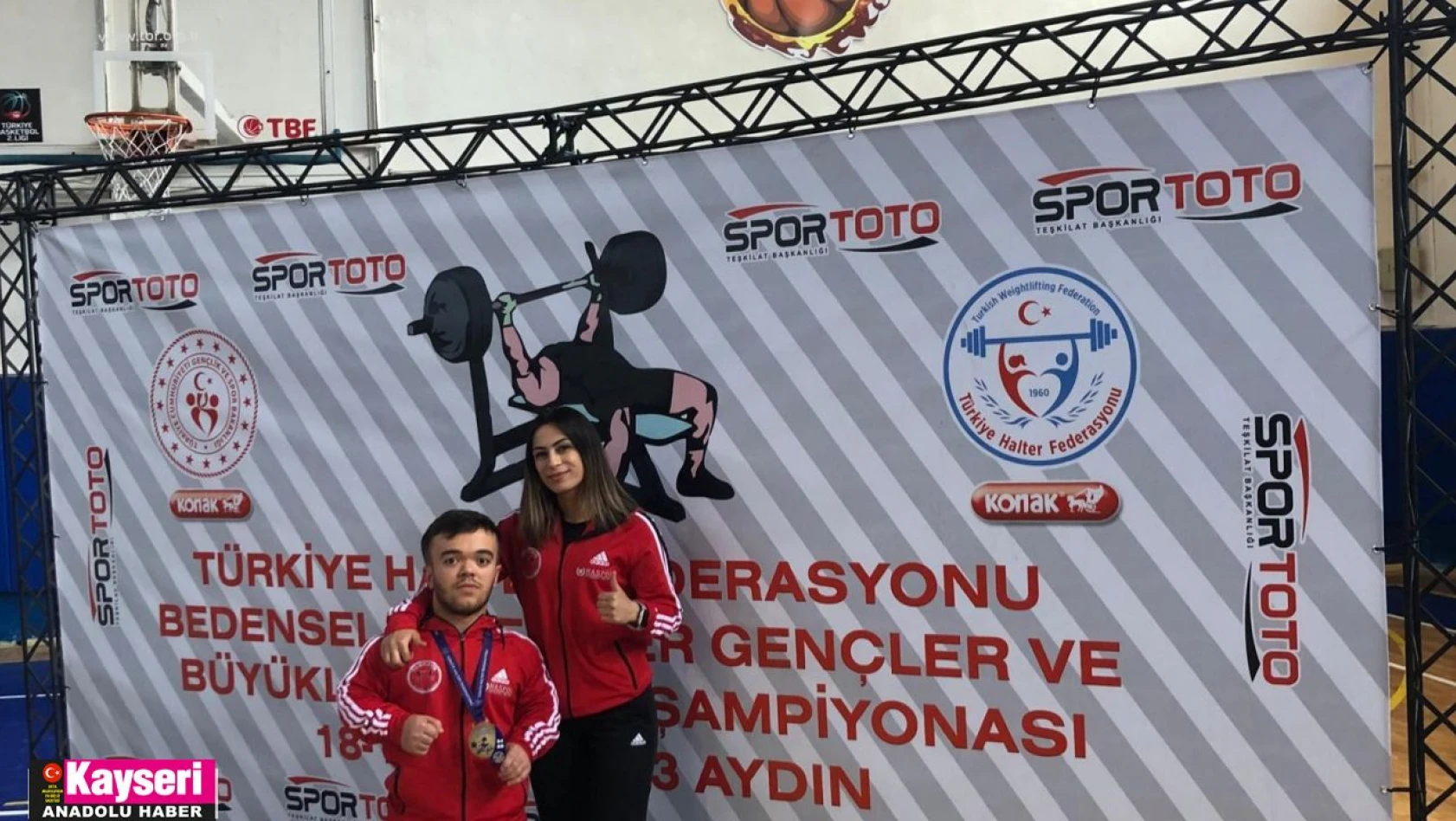 Halterde Bedensel Engelliler Türkiye Şampiyonu Kayseri'den