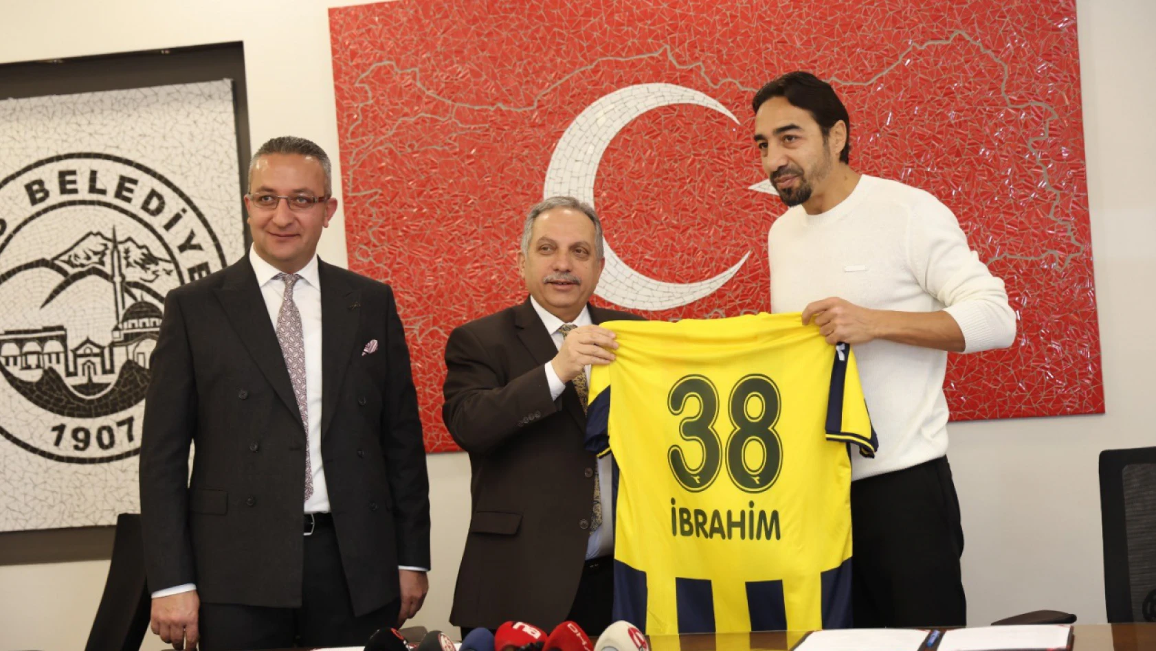 İbrahim Öztürk 43 yaşında memleketinin takımına imza attı - Spor Haberleri