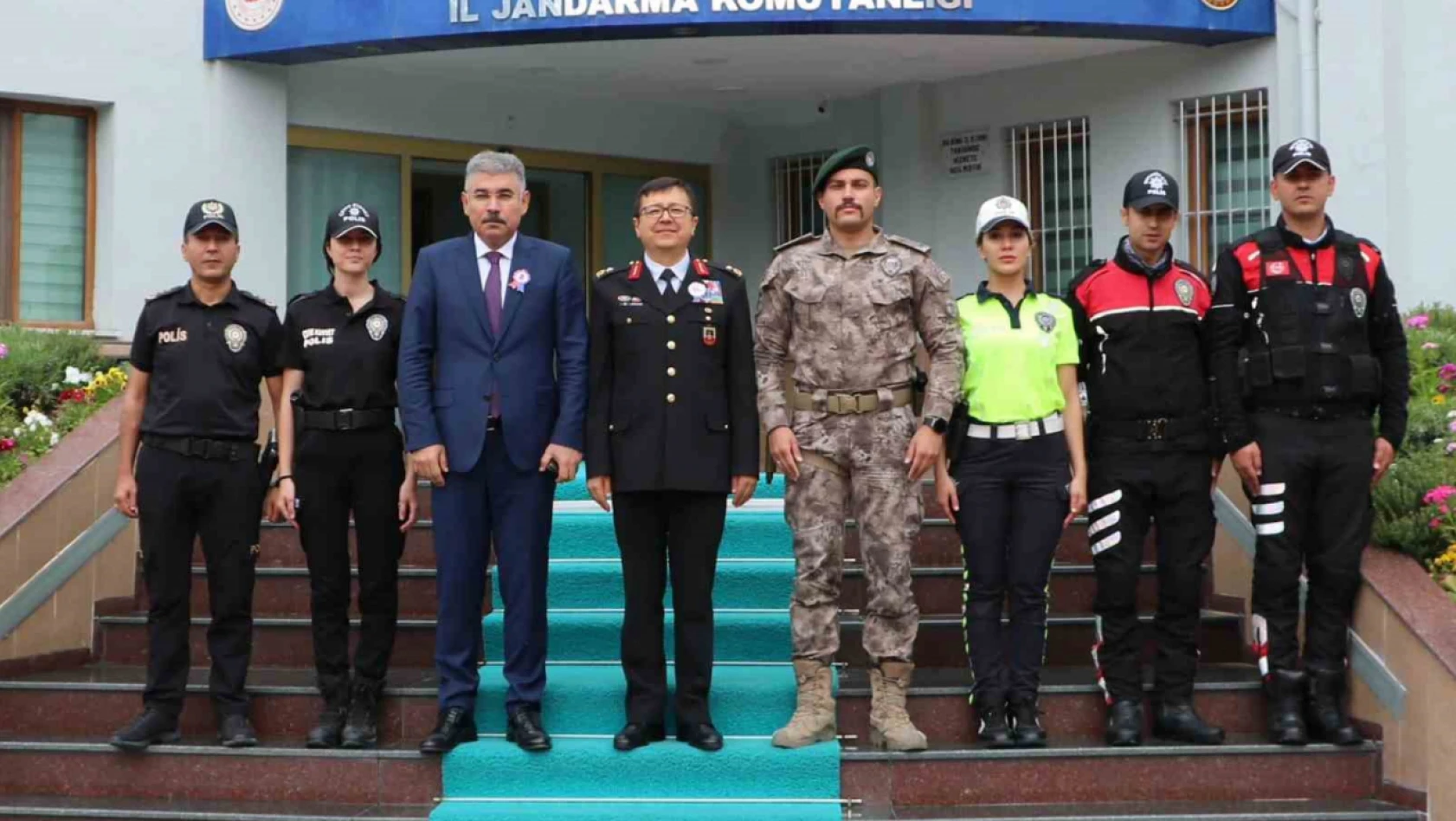 Karabörk, İl Jandarma Komutanlığı'na ziyarette bulundu