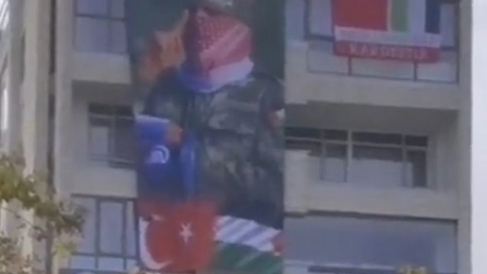 Kayseri'de Hamas'a dev pankartlı destek