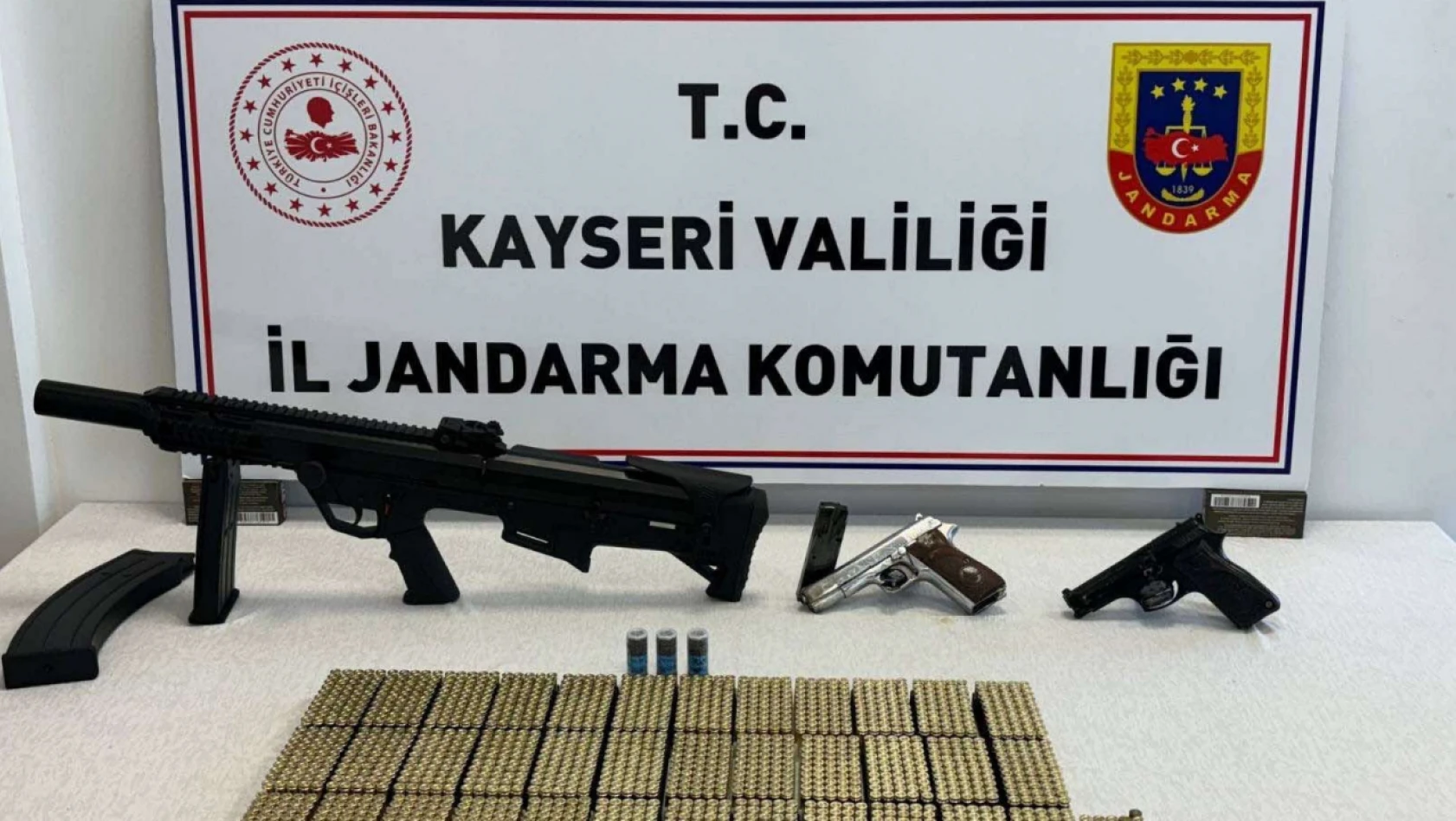 Kayseri'de kaçak silah ticaretine geçit yok!