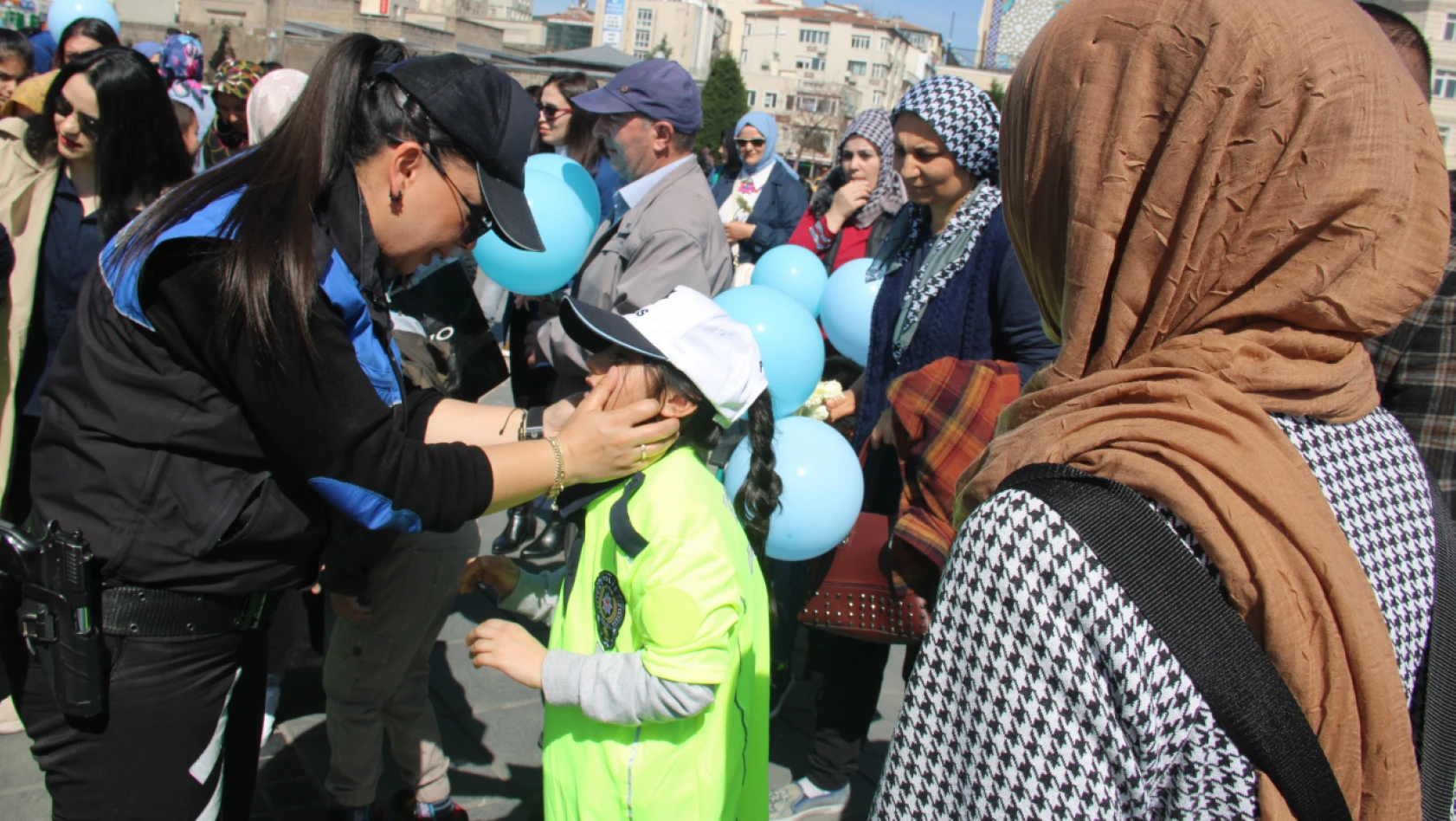 Kayseri'de otizmli çocuklar polis kıyafeti giydi