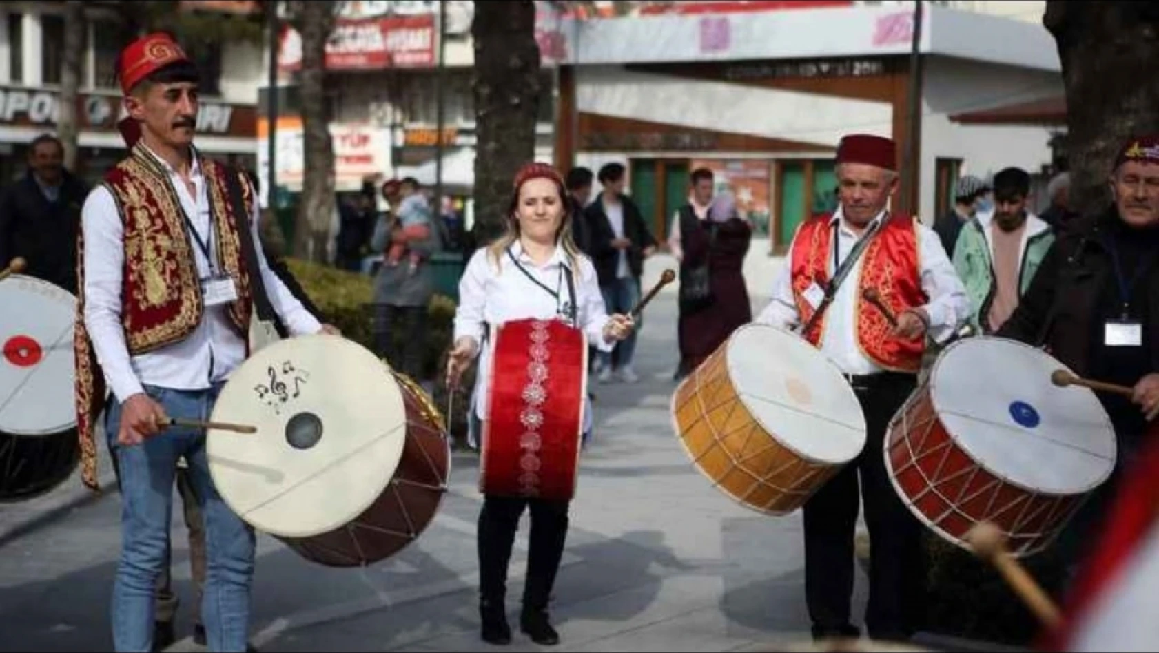 Kayseri'de Ramazan Davulcusu Maaşları Şaşırttı