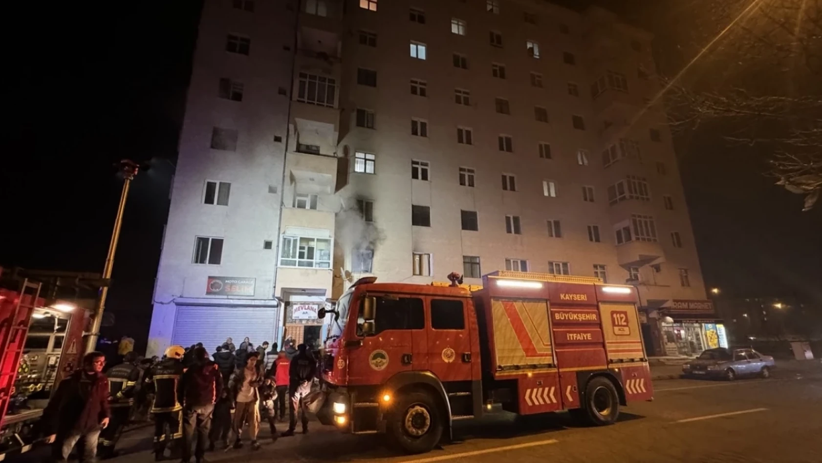 Kayseri'de yangın - Çok sayıda kişi hastaneye kaldırıldı!