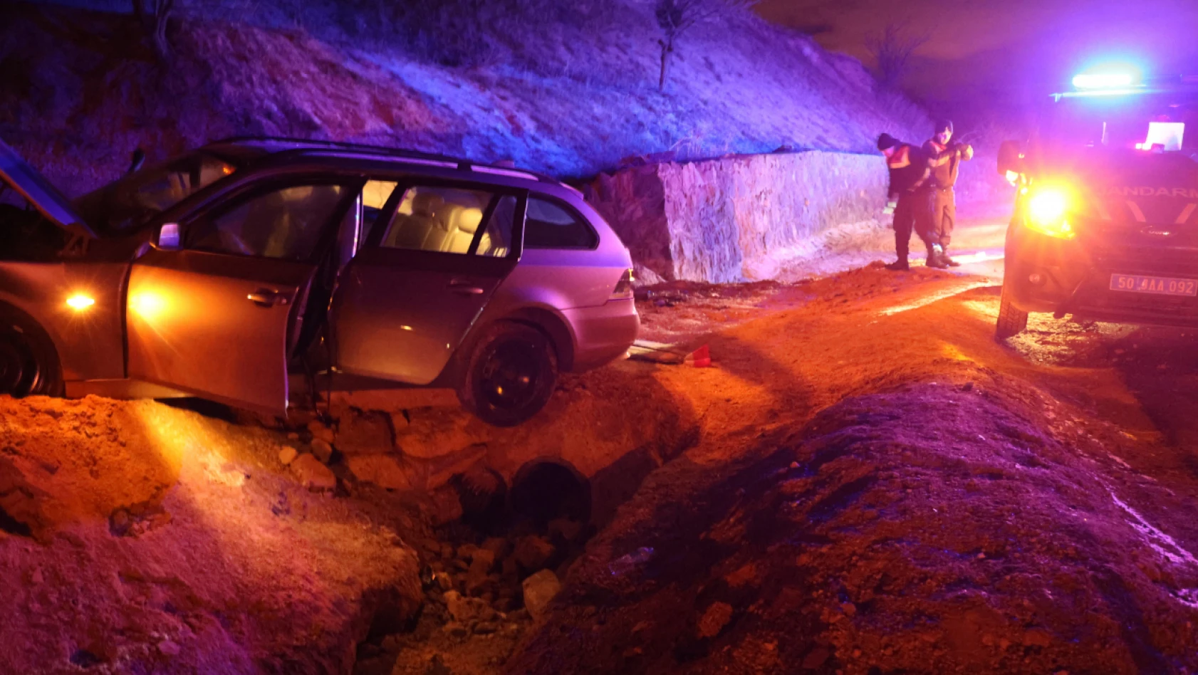 Kayseri'den Nevşehir'e eğlenmeye gittiler, dönüş yolunda kaza yaptılar