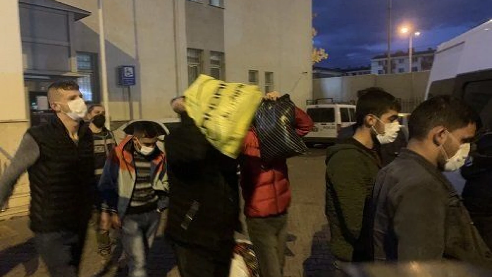 Kayseri'de aranan şahıslara operasyon: 9 gözaltı