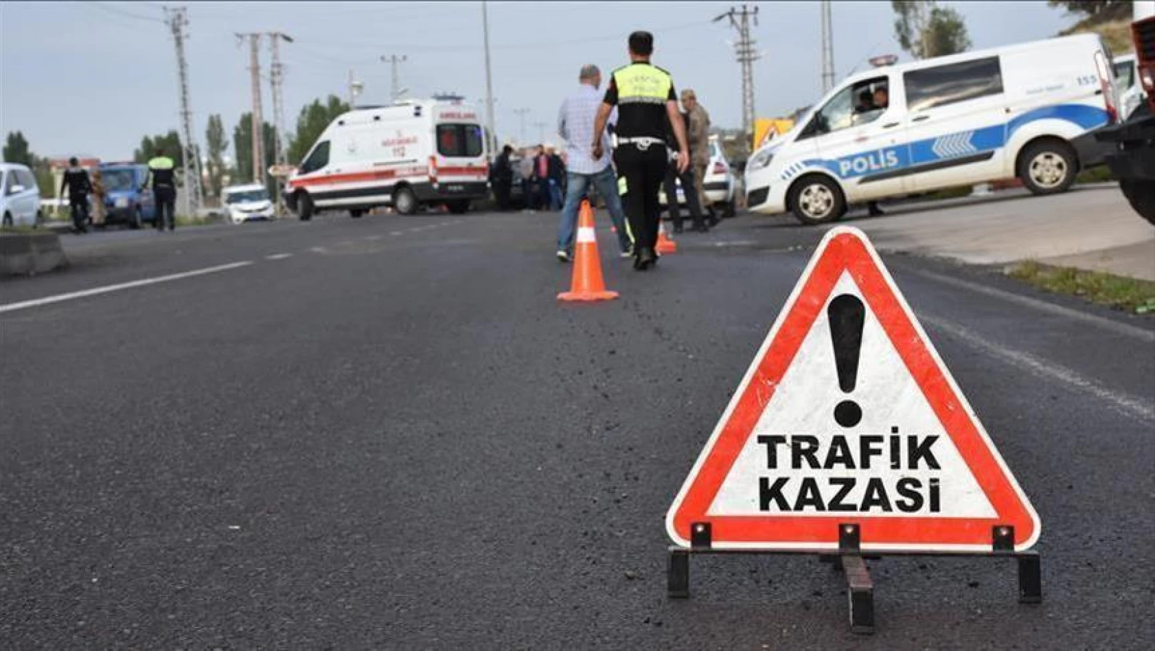 Kayseri'de otomobiller çarpıştı: 1 ölü, 2 yaralı