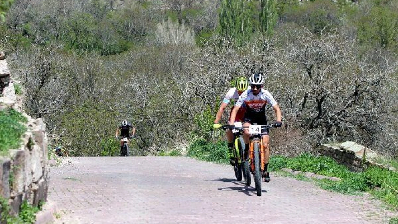 Koramaz Vadisi'nde Uluslararası Dağ Bisikleti Yarışları yapıldı