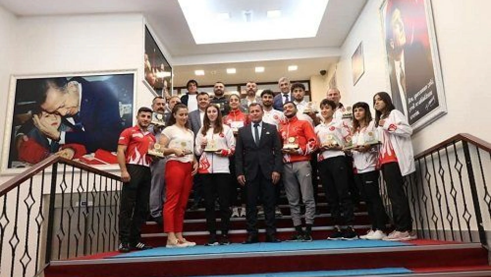  Ali İhsan Kabakcı, muay thai sporcularıyla Erciyes'te buluştu