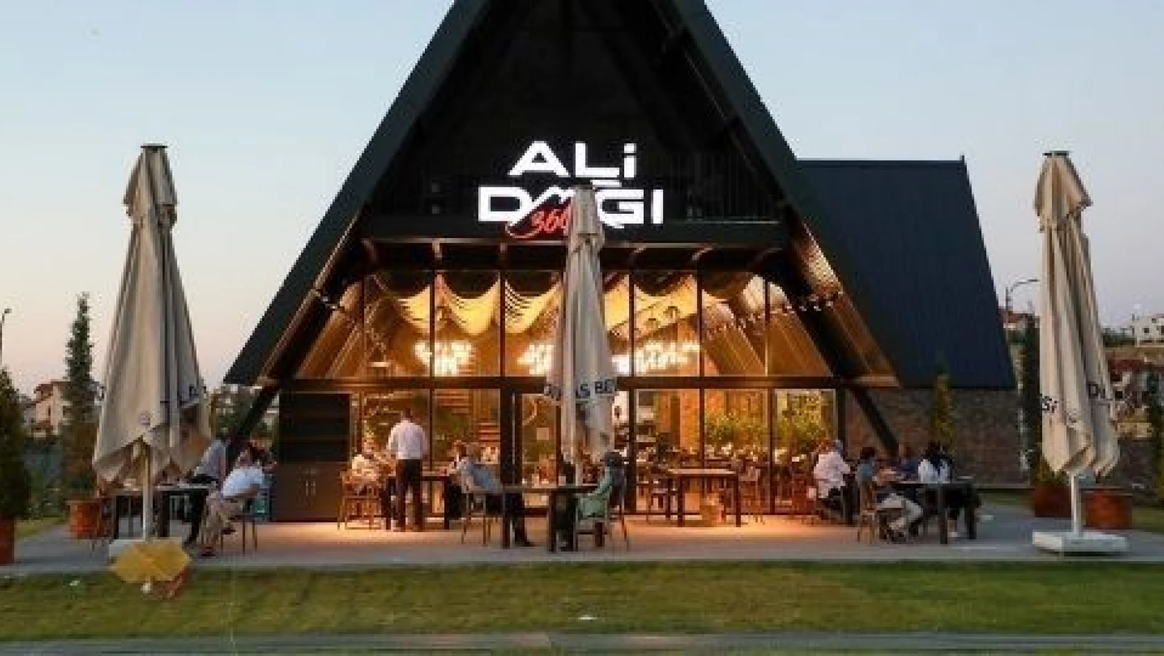Ali Dağı'ndaki '360 Kafe' büyük ilgi görüyor