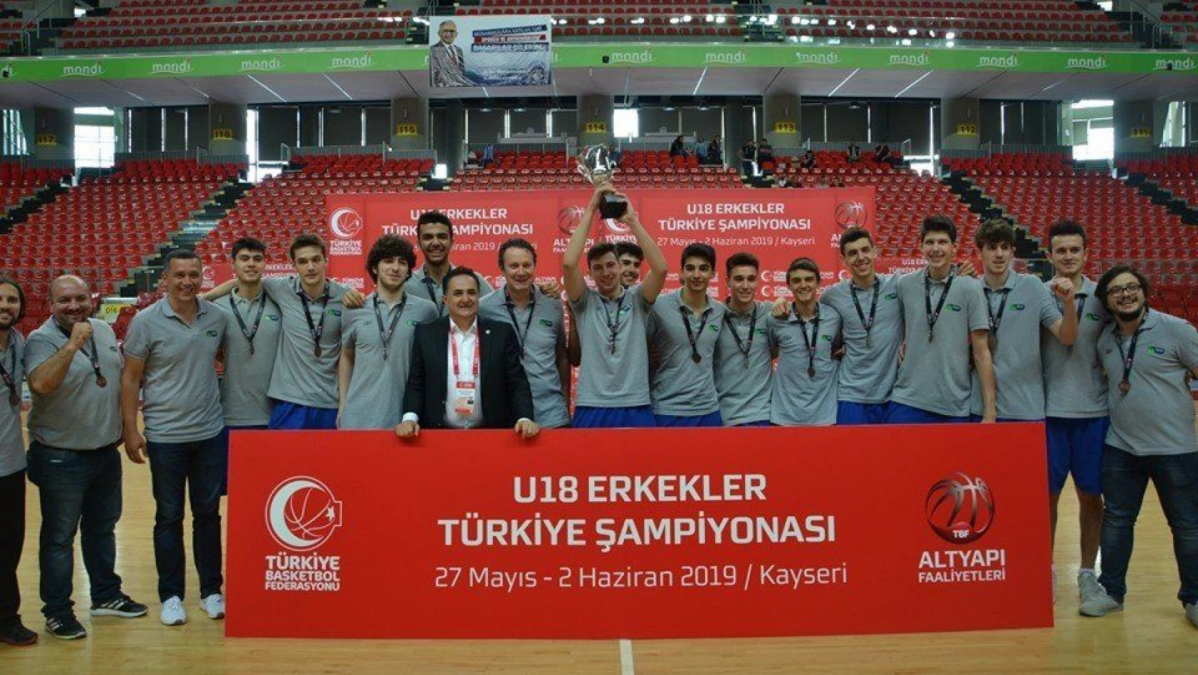 Kayseri'de oynanan U-18 Erkekler Türkiye Basketbol Şampiyonu Galatasaray 