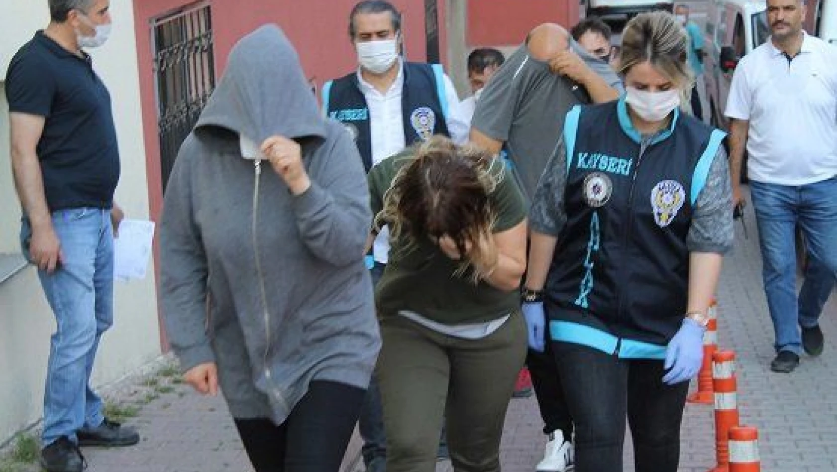 Kayseri'de fuhuş operasyonu: 3'ü kadın 8 gözaltı
