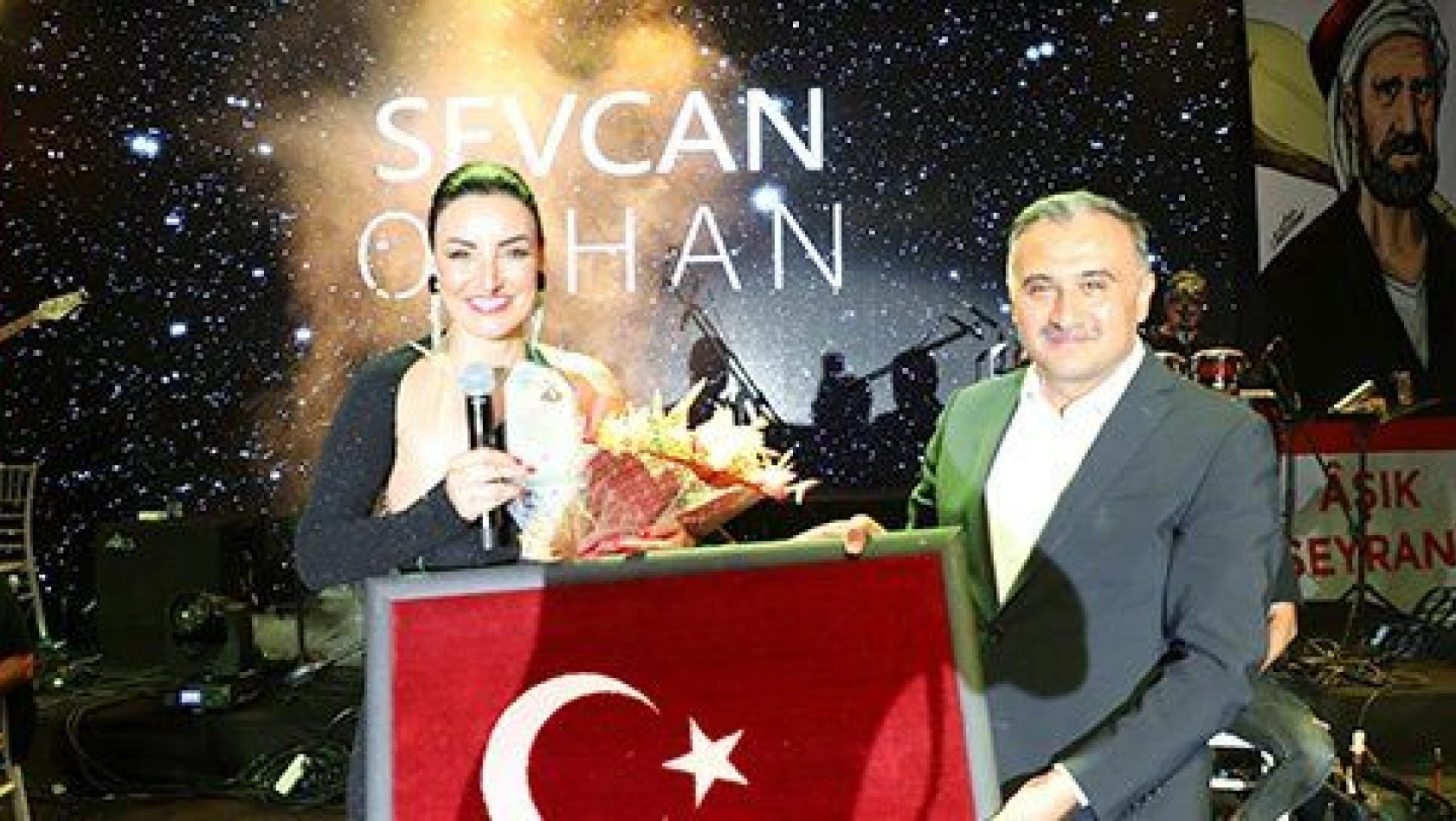 38. Aşık Seyrani Kültür Ve Sanat Festivalinin 2. gününde Sevcan Orhan rüzgarı esti
