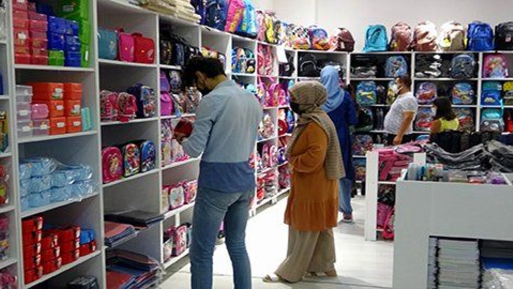 Kayseri'de bir ilkokul öğrencisinin çantası en ucuz 200 TL'ye doluyor