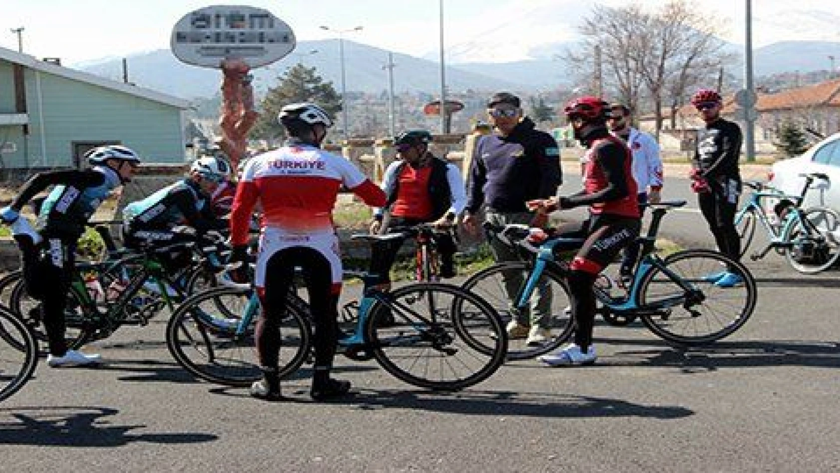 Bisiklet Milli Takımı yarışlara Erciyes'te hazırlanıyor 