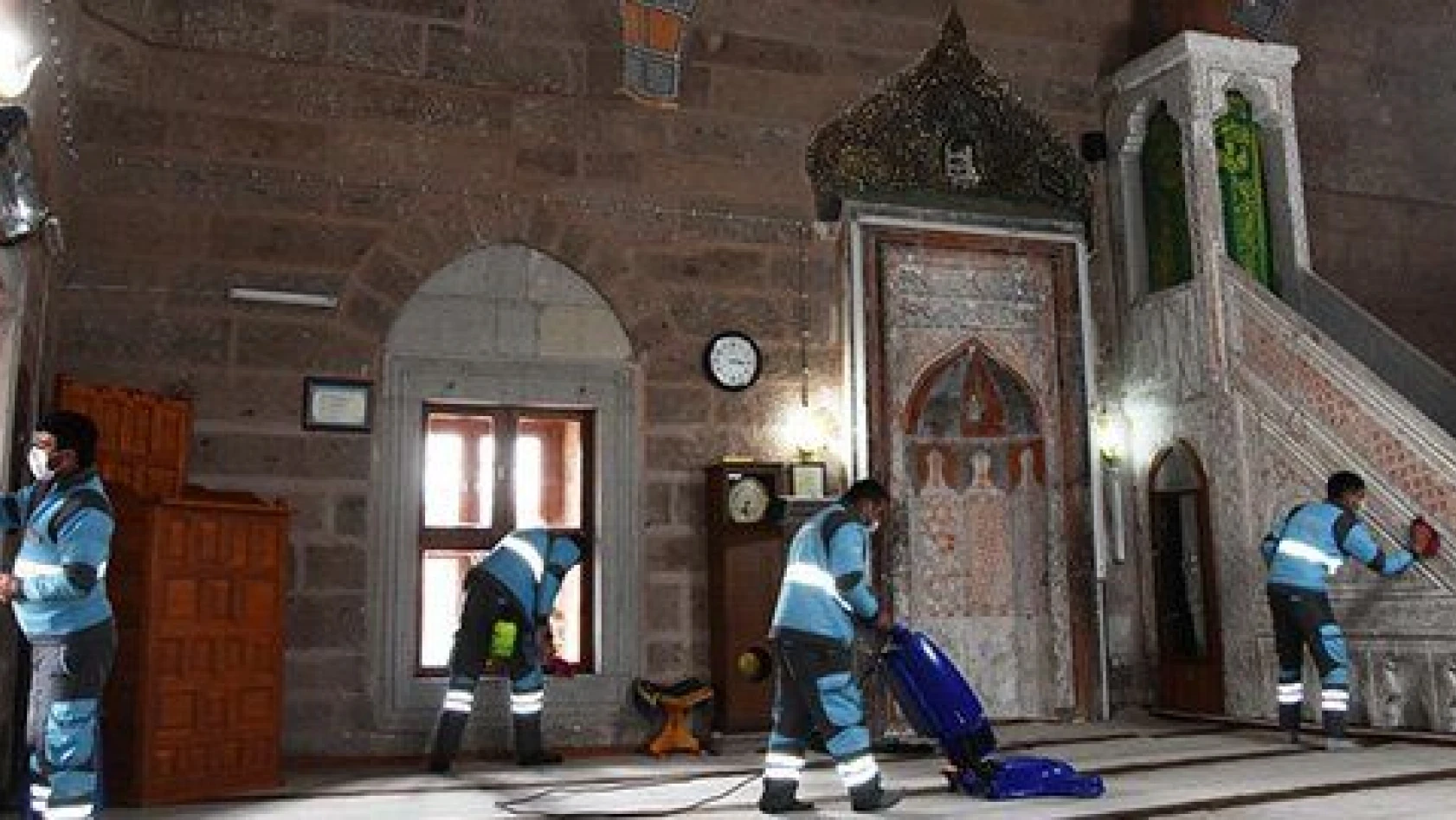 Kocasinan'da camiler, Ramazan ayında da gül kokuyor