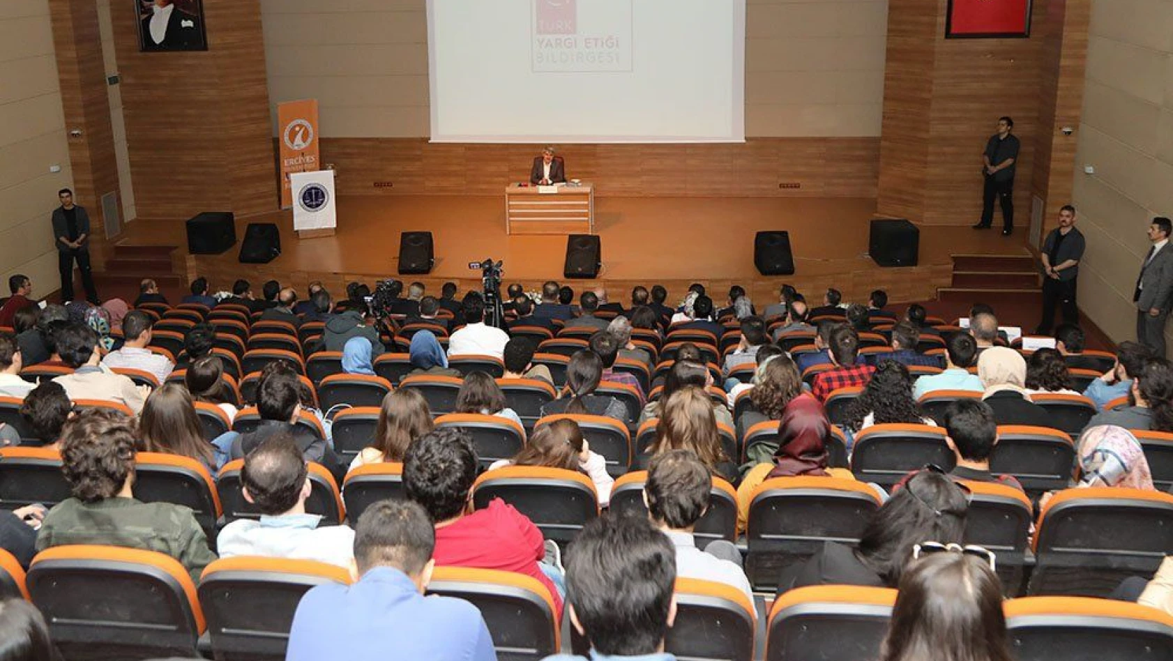 ERÜ'de 'Türk Yargısında Hedefler ve Beklentiler' konulu konferans düzenlendi