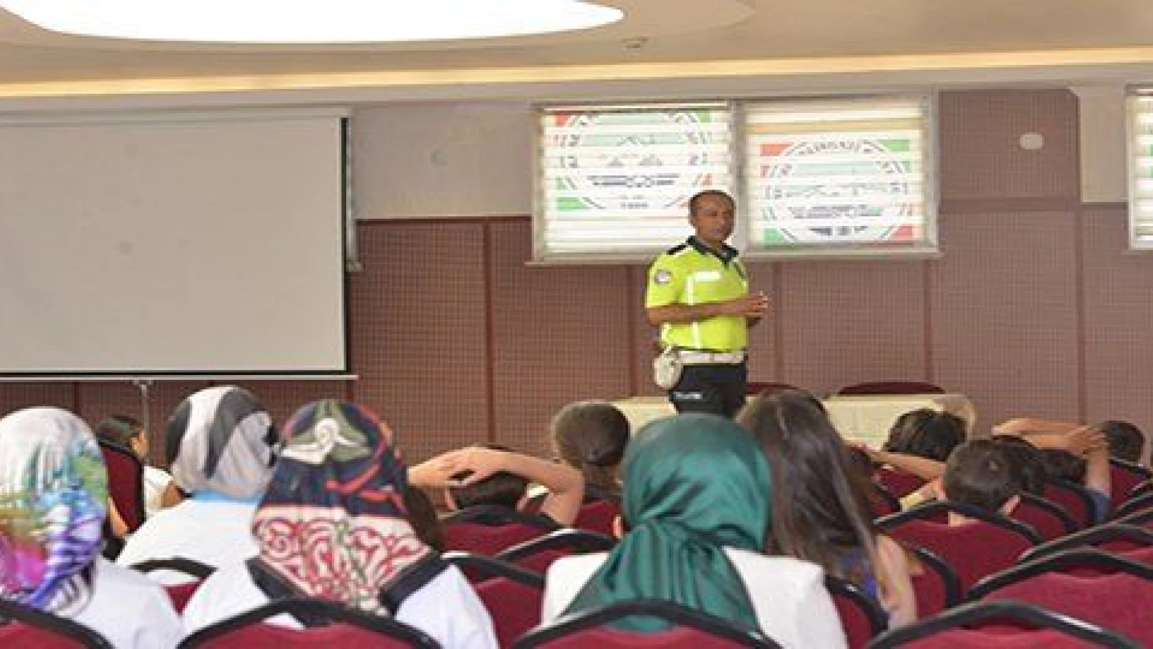 Başkan Palancıoğlu 'Yaz okulu öğrencilerine 'Sürücü ve Yaya Eğitimi' veriliyor'