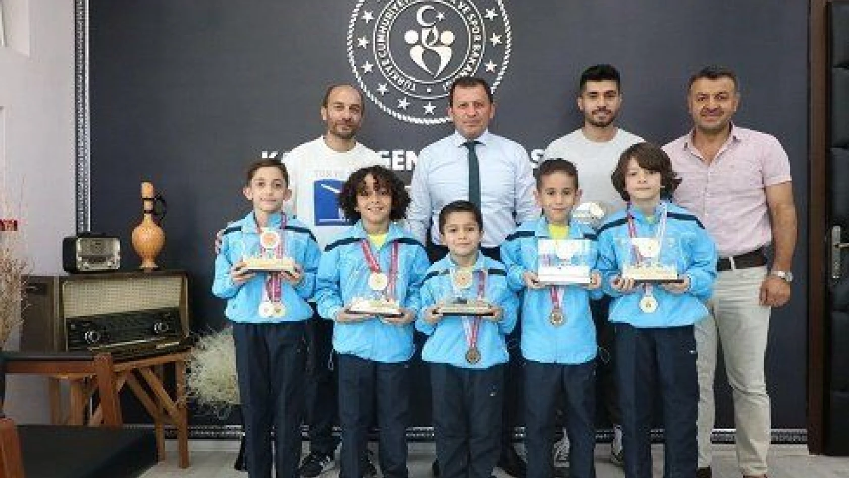 Ali İhsan Kabakcı Ana Lig'in şampiyonlarını ağırladı