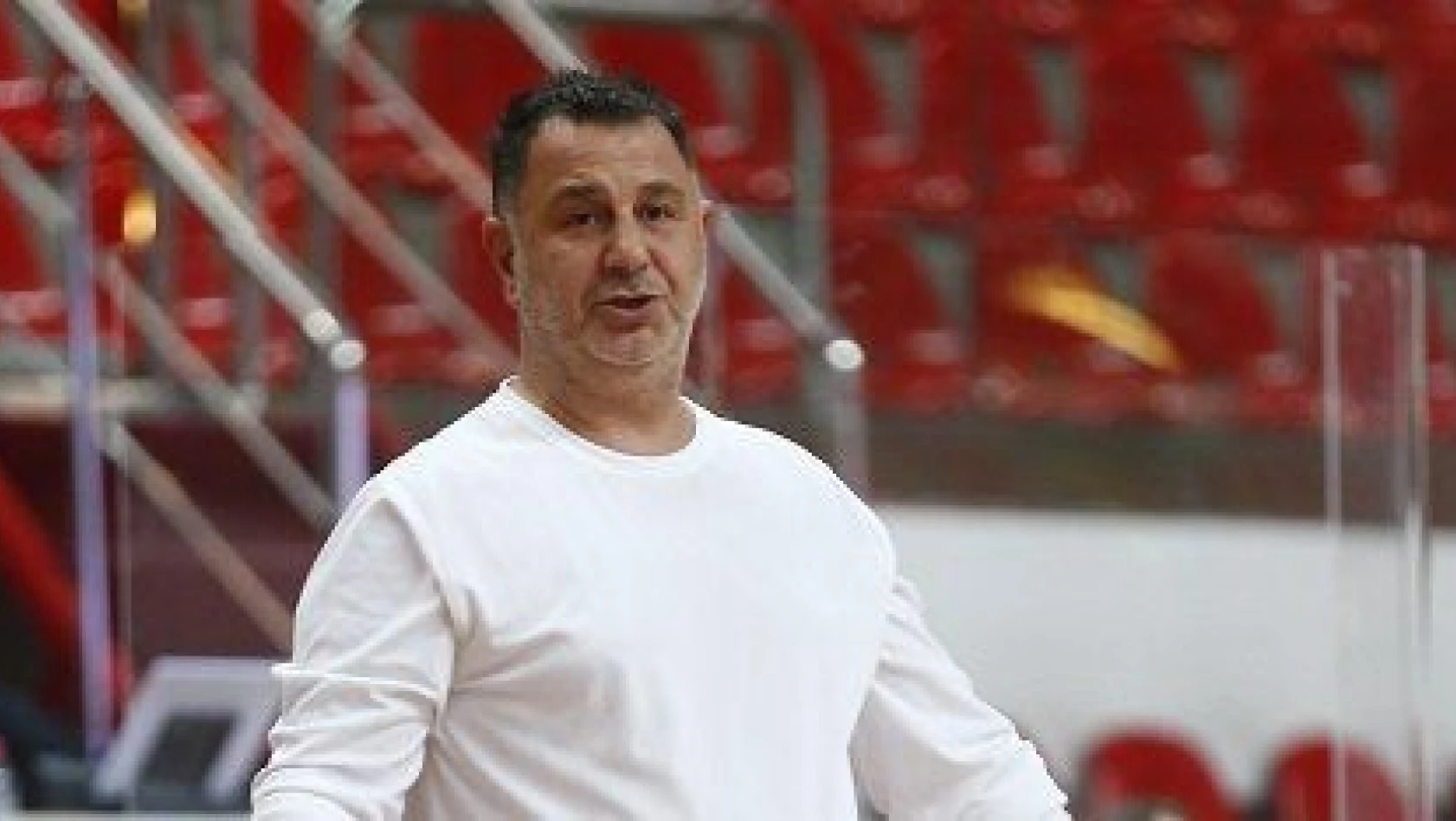 Başantrenör Ayhan Avcı, Bellona Kayseri Basketbol'dan ayrıldı