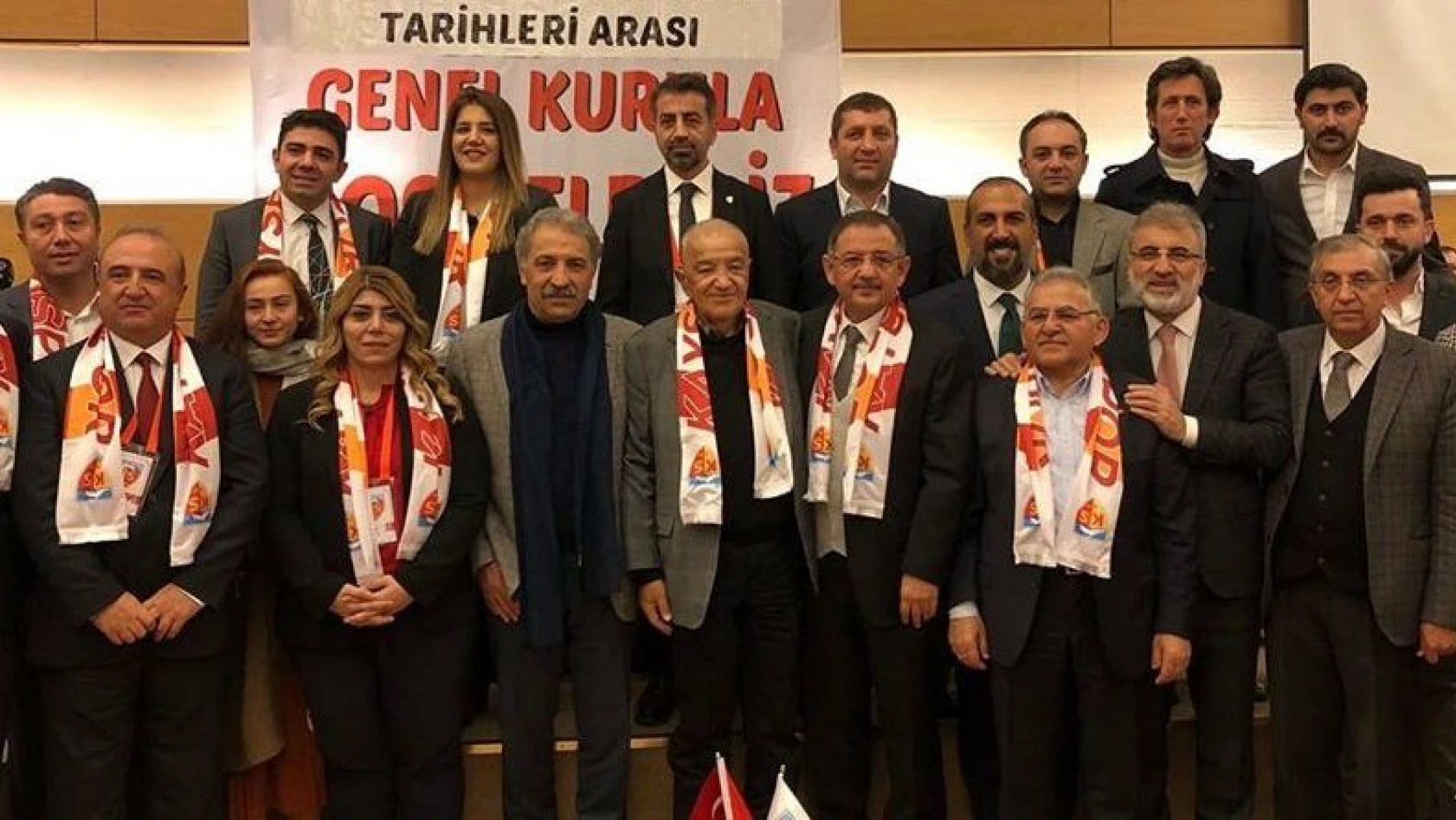 Kayserispor'da Berna Gözbaşı başkanlığa seçildi