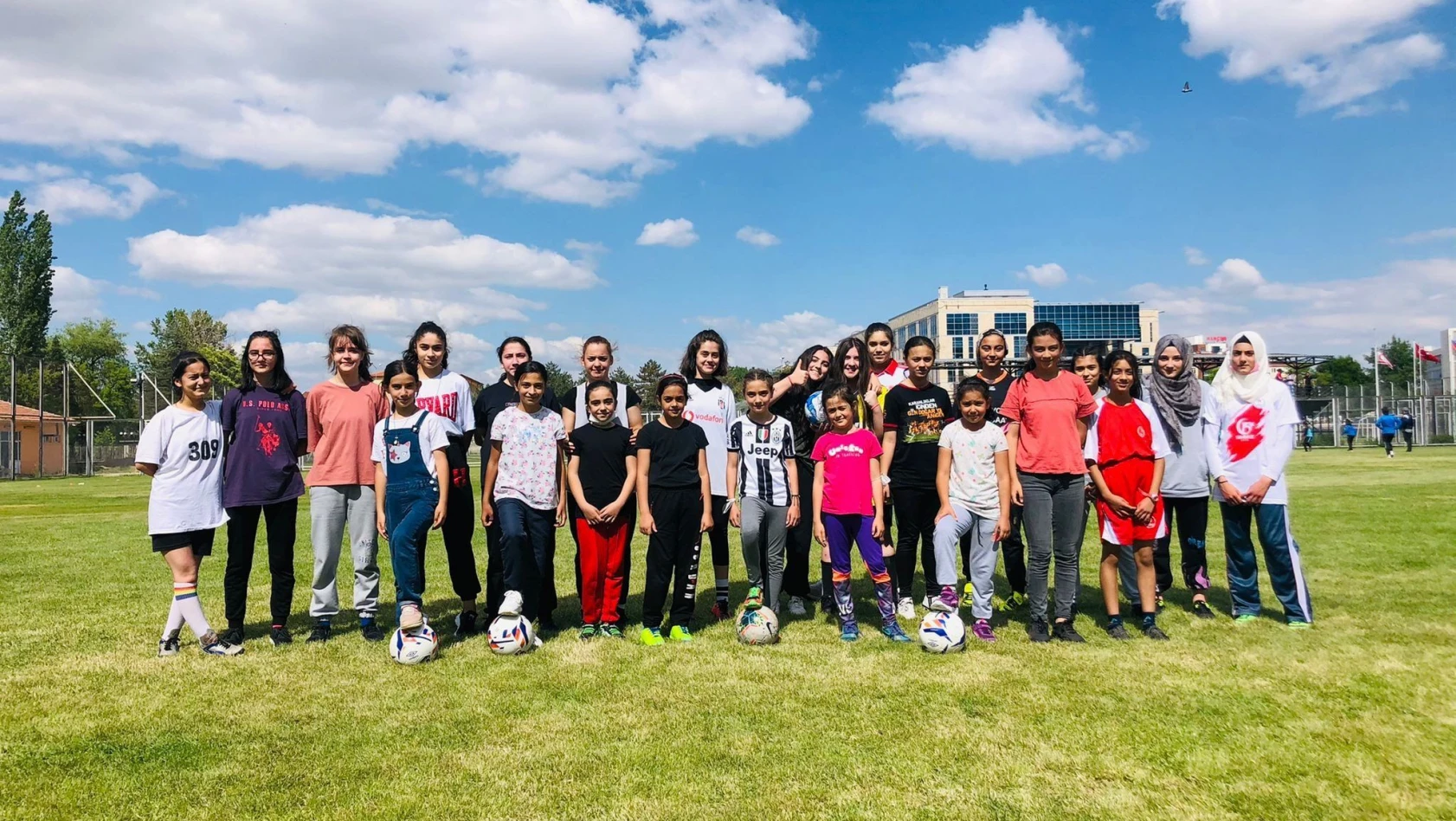 Gençlerbirliği Kız Futbol Akademisi start verdi