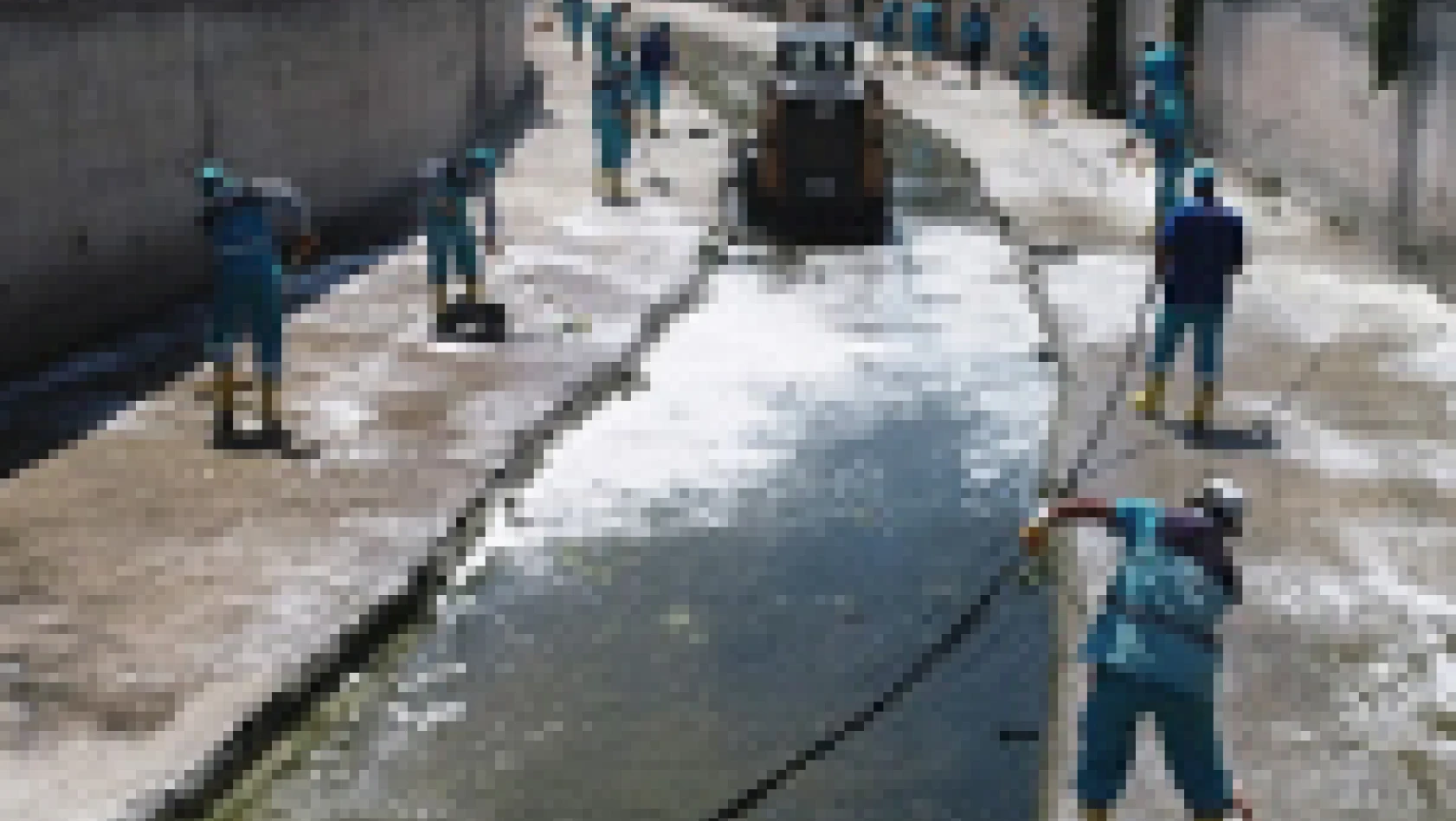 Kocasinan'da kanallar temizleniyor