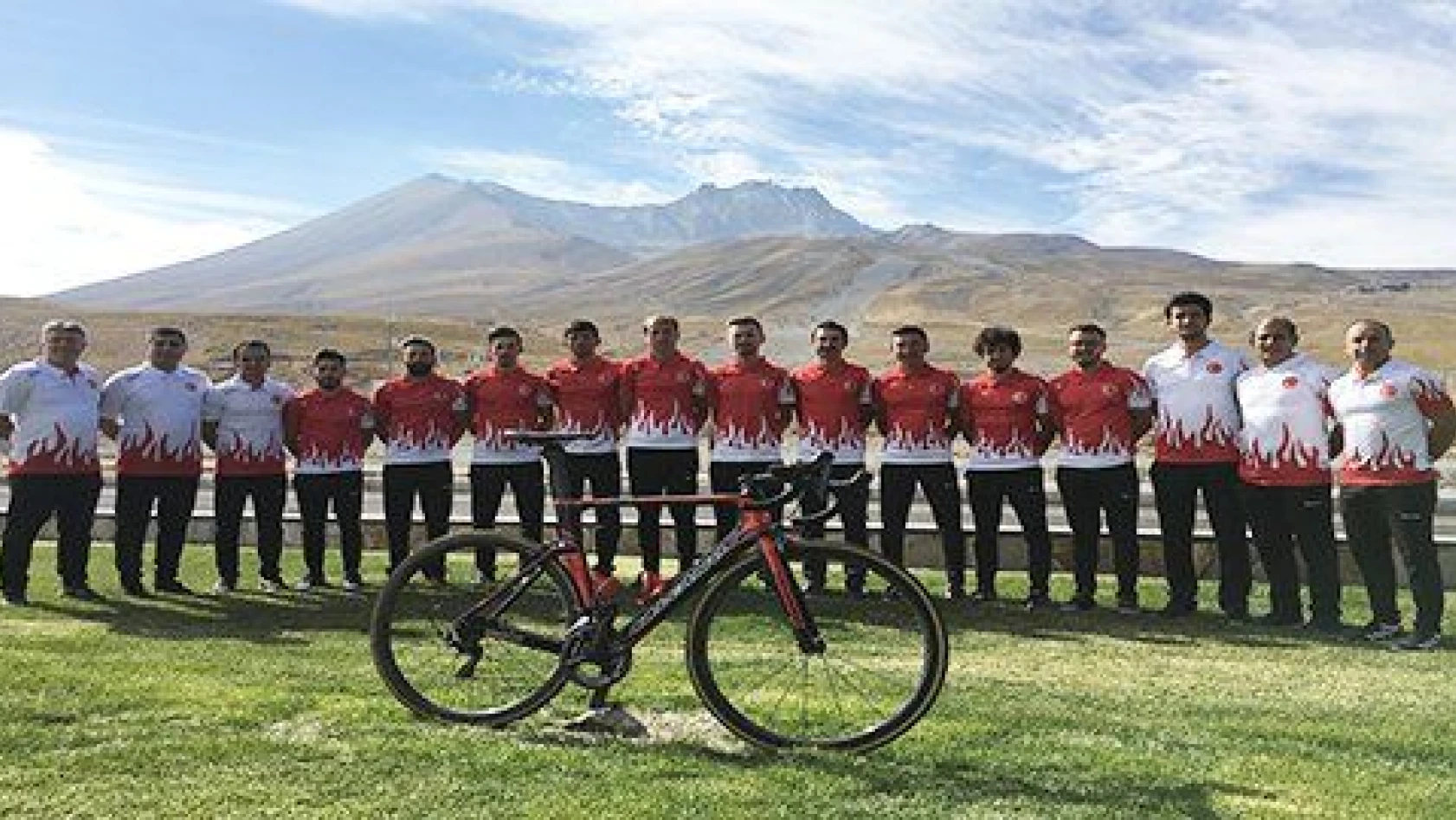 Türkiye Bisiklet Milli Takımı da antrenman için Erciyes'i tercih etti 
