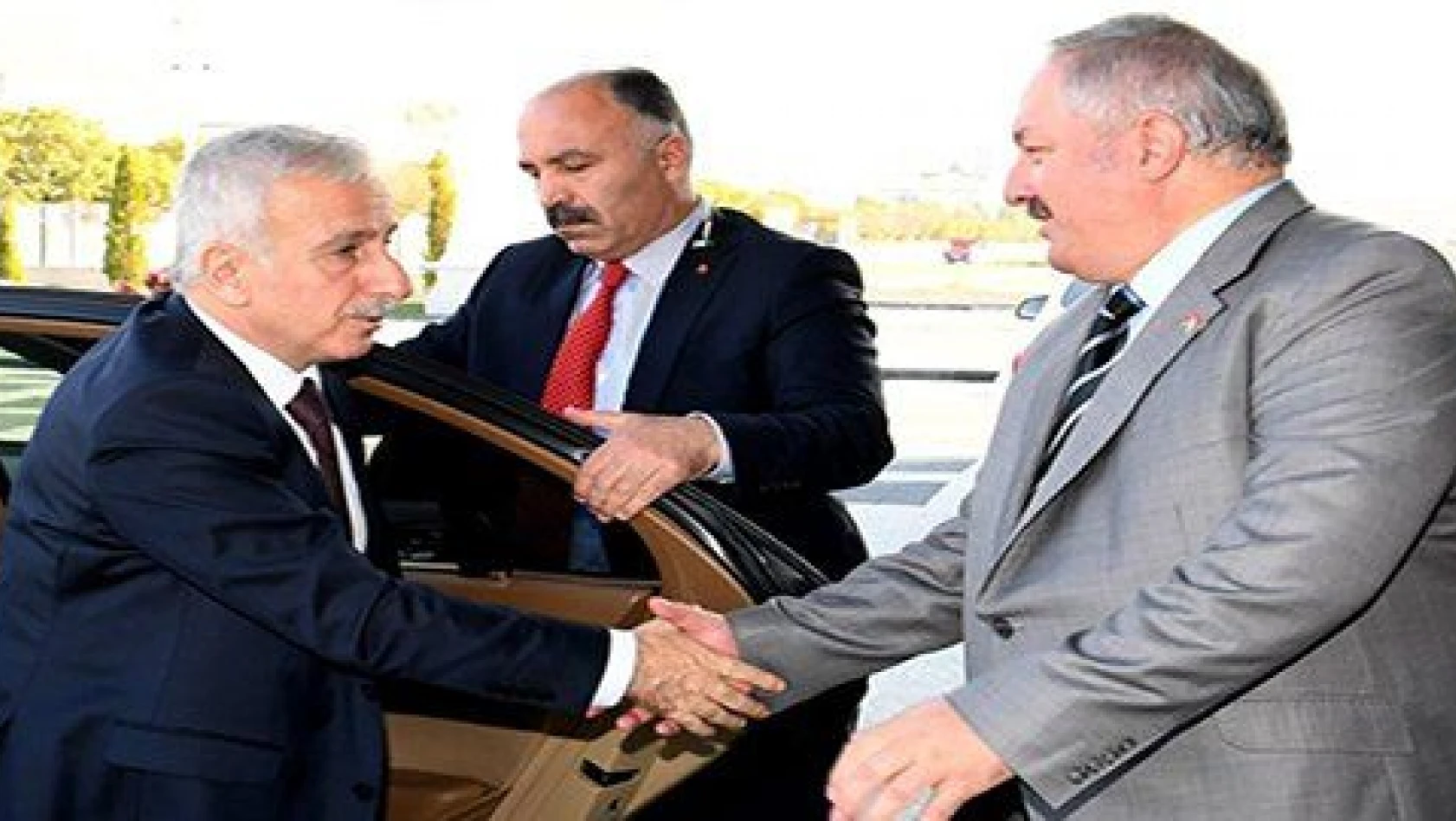 Vali Kamçı'dan Kayseri OSB Yönetim Kurulu Başkanı Nursaçan'a veda ziyaretinde bulundu 