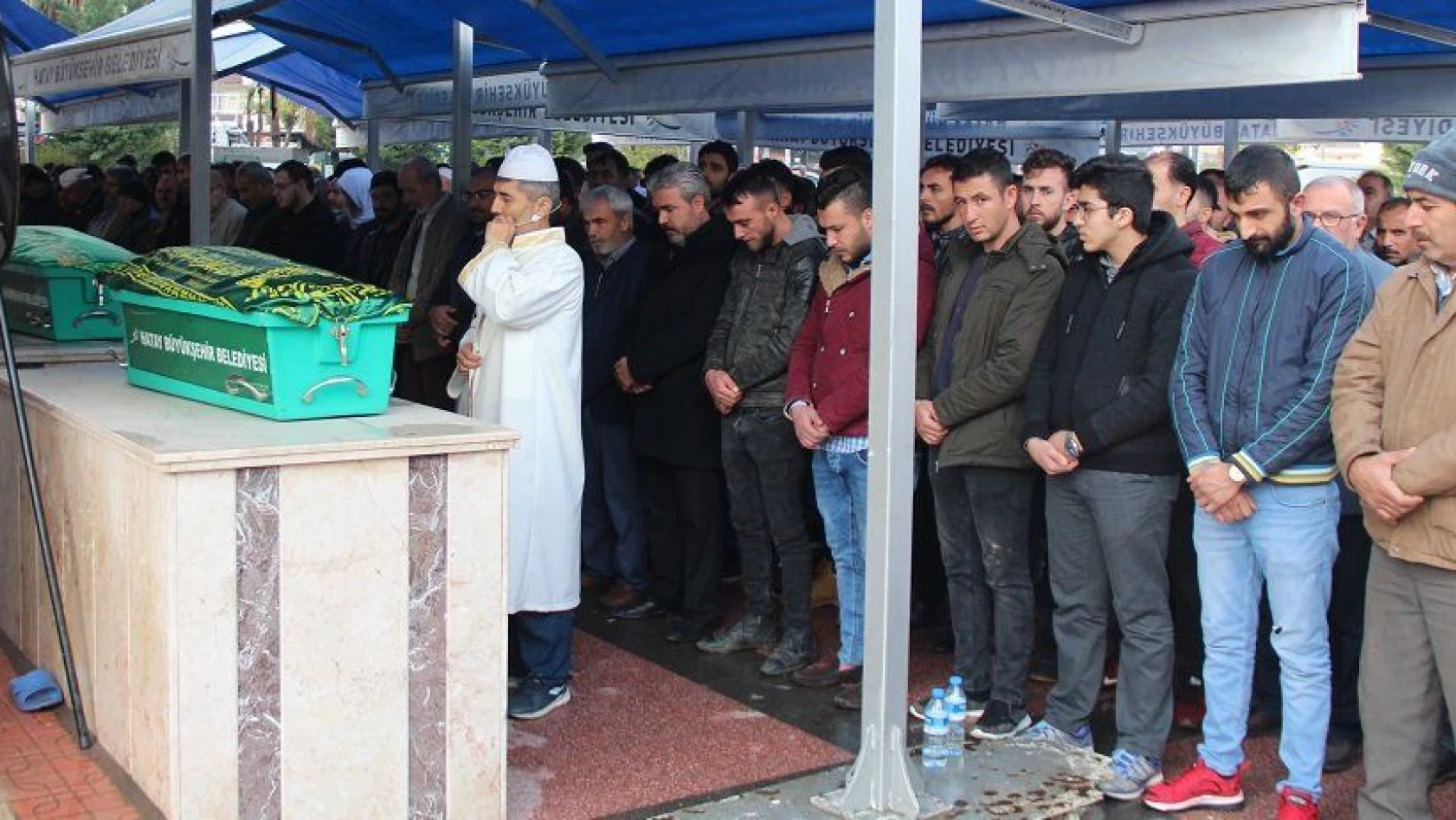 Kayseri'deki yangında ölen iki kız kardeşin cenazeleri Hatay'da defnedildi