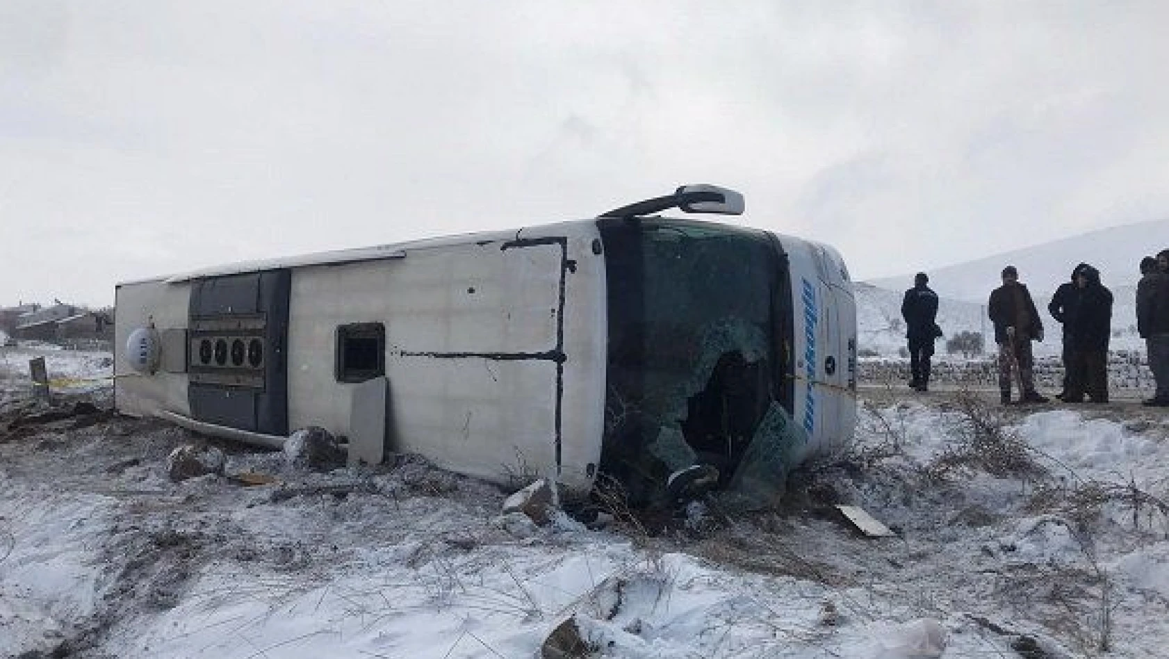 Kayseri 'de tur otobüsü devrildi: 43 yaralı
