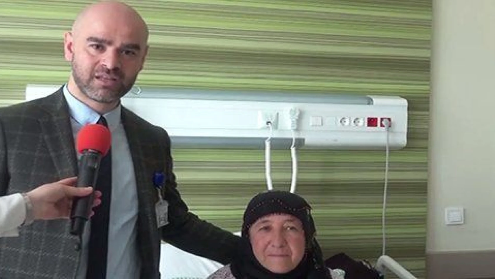 Nevşehir'li Hasta Şehir Hastanesi'nde Yapılan Eş Zamanlı Böbrek Ameliyatı ile Sağlığına Kavuştu