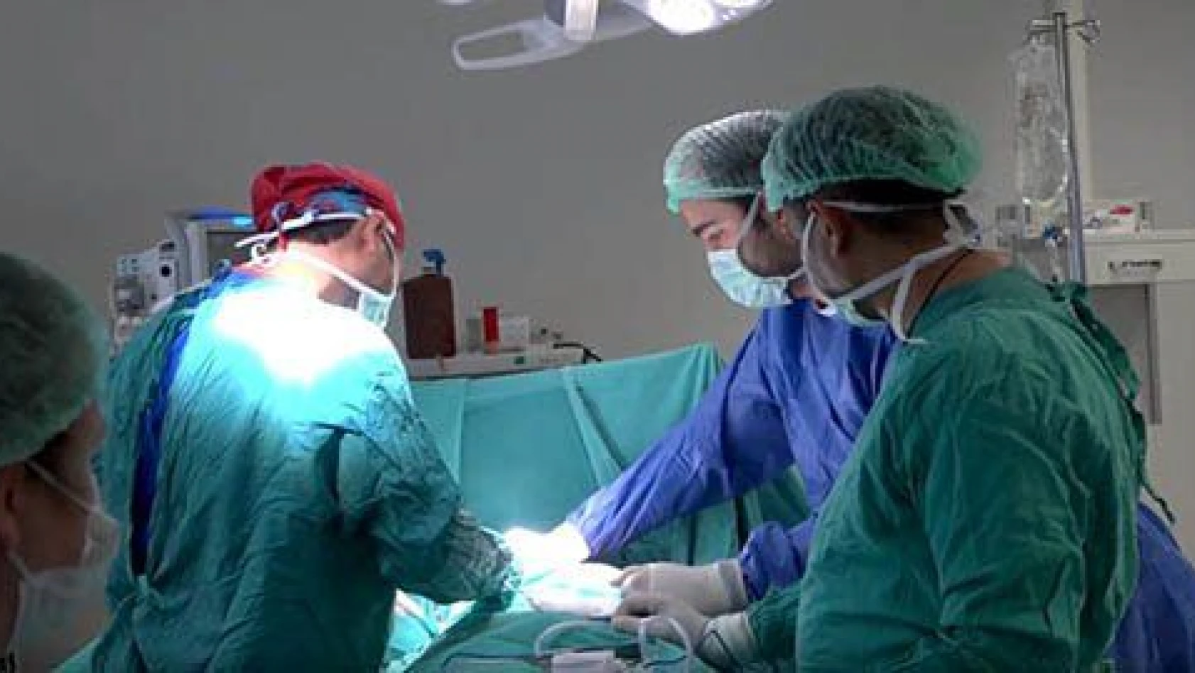 Kayseri Şehir Hastanesi'nden Güvercin Göğsü Hastalığına Ameliyatlı Çözüm