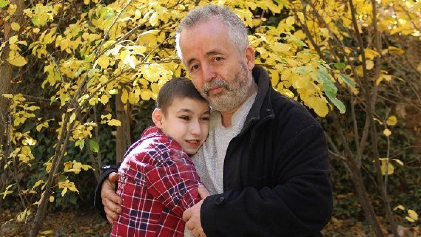 13 yaşındaki Azra, babasının desteğiyle kanseri yendi