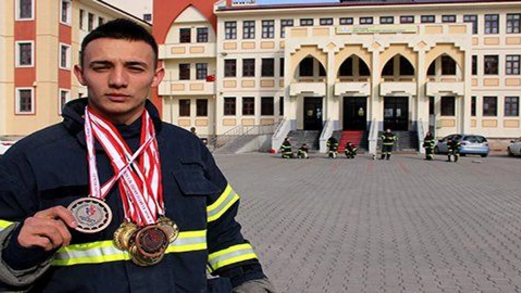 İtfaiye öğrencisi atletizmde Türkiye birincisi oldu