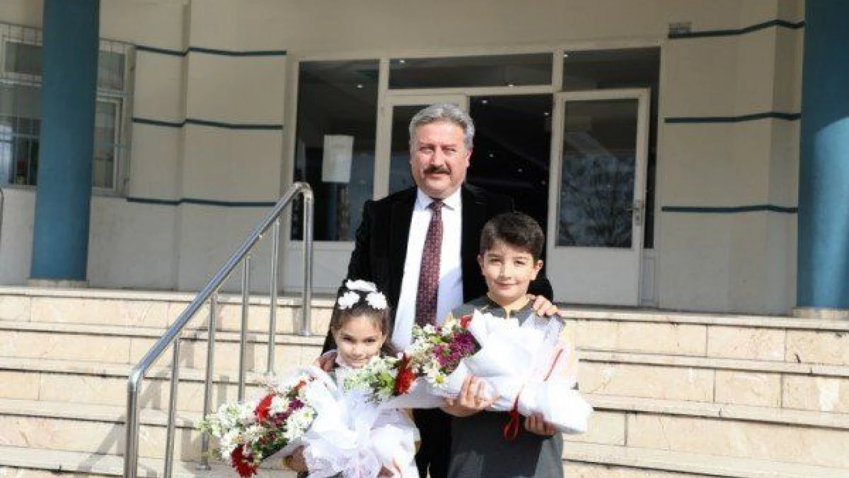 Başkan Dr. Mustafa Palancıoğlu: 'İlçemize 14 okul, 8 kütüphane yaptık'