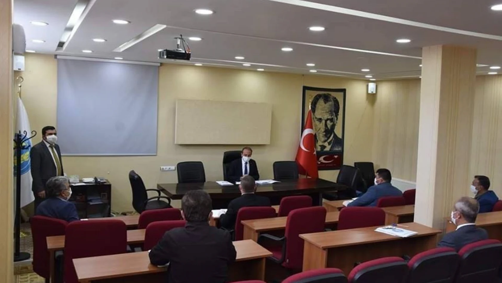 Tomarza Belediye Başkanı Şahin, siyasi parti temsilcileriyle bir araya geldi