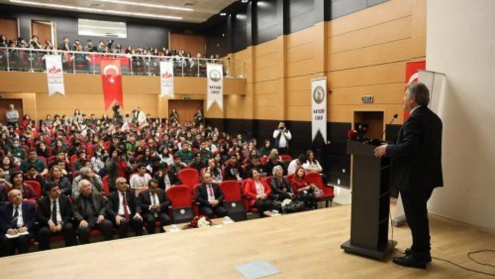 Palancıoğlu, 'Vatan Savunmasında Destanlaşan Liseler Kongresi'ne katıldı