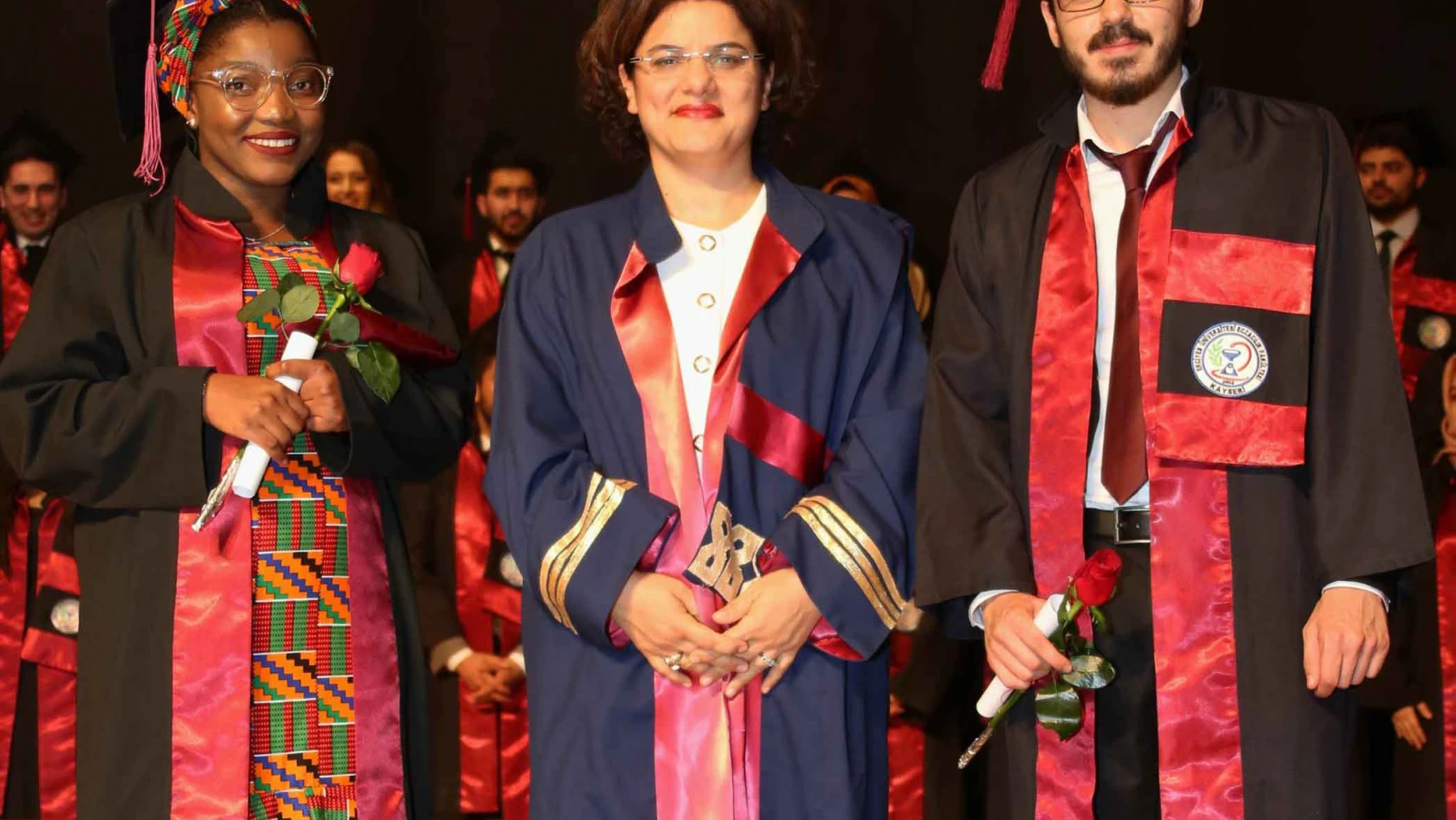 ERÜ'de mezuniyet sevinci
