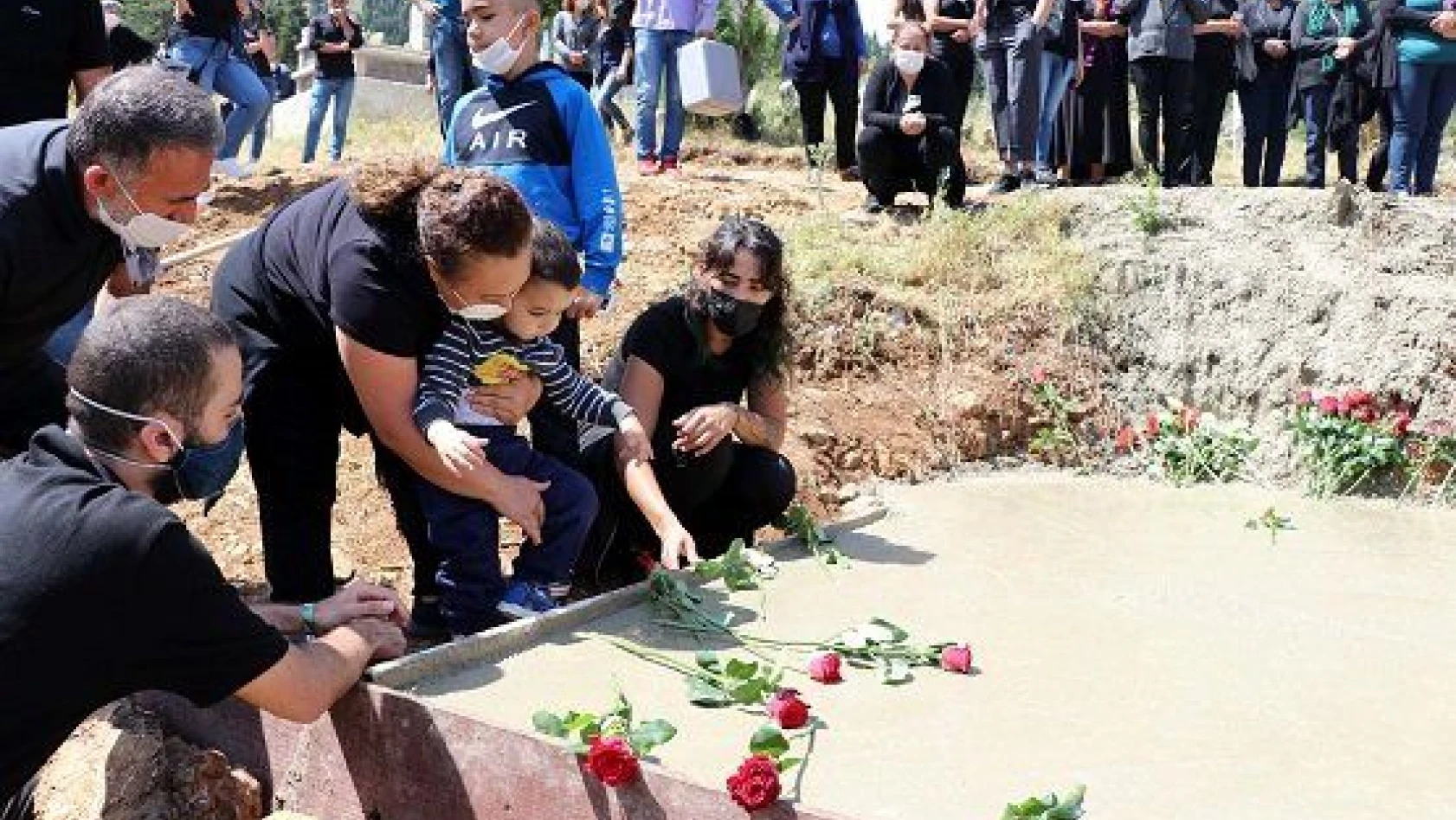 Avusturya'da eşinin öldürdüğü Bircan, Kayseri'de toprağa verildi