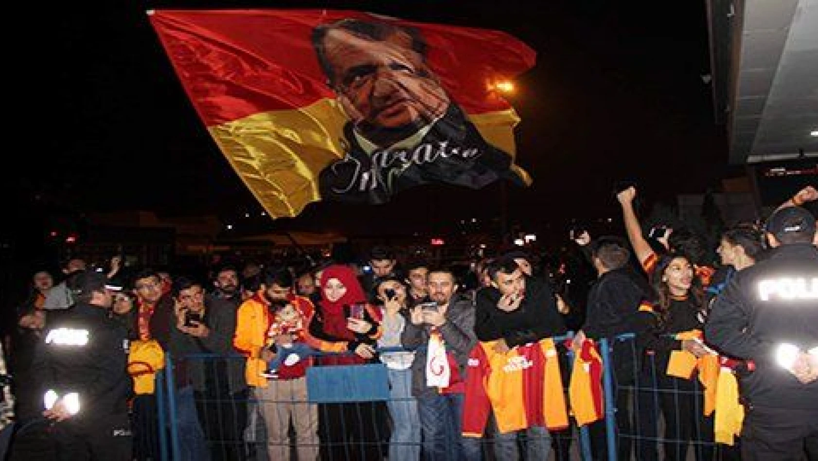 Galatasaray kafilesi Kayseri'de 