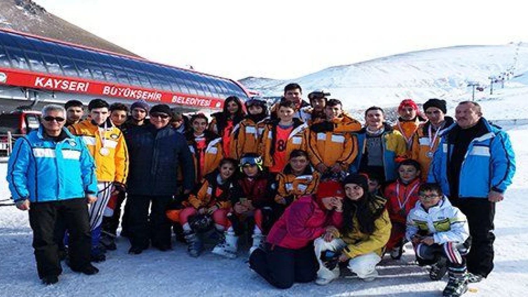 Hisarcık Spor Kulübü'nden 38 kayakçı bölge takımına seçildi 