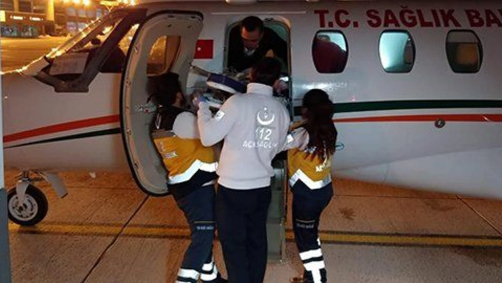 2 yaşındaki Evin, uçak ambulansla Silopi'den Kayseri'ye getirildi 