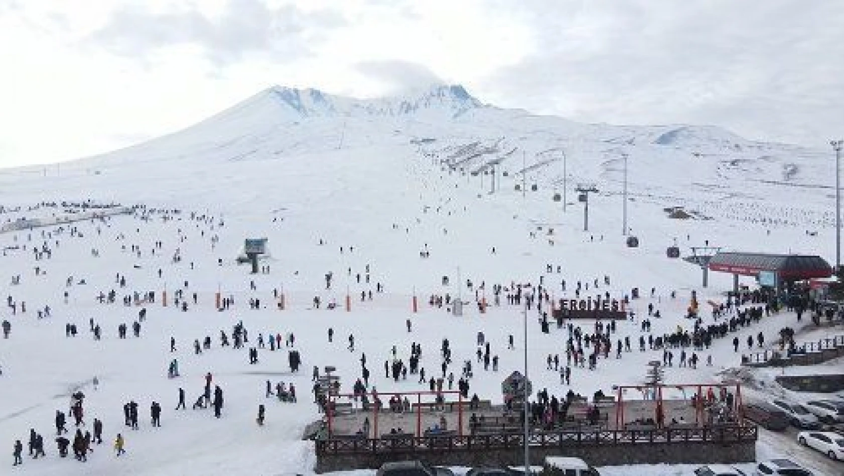 Erciyes hafta sonu 30 bini aşkın ziyaretçiyi ağırladı