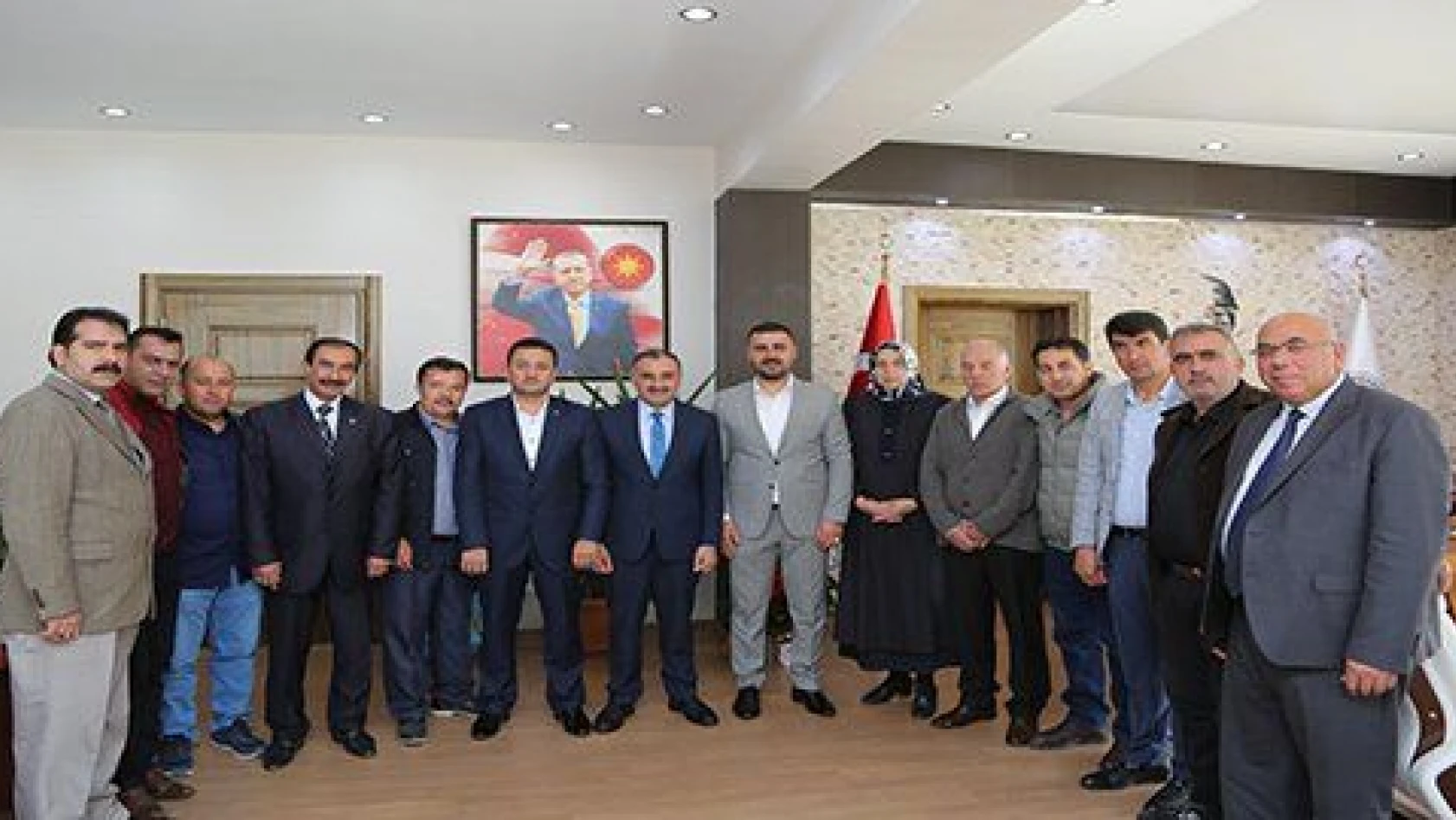 Başkan Cabbar'a MHP heyetinden ziyaret