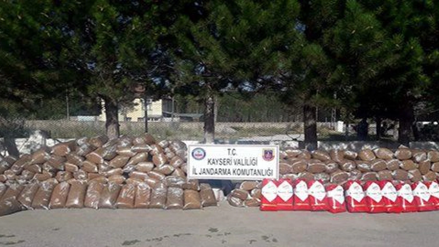 Kayseri'de 3 ton kaçak tütün ele geçirildi